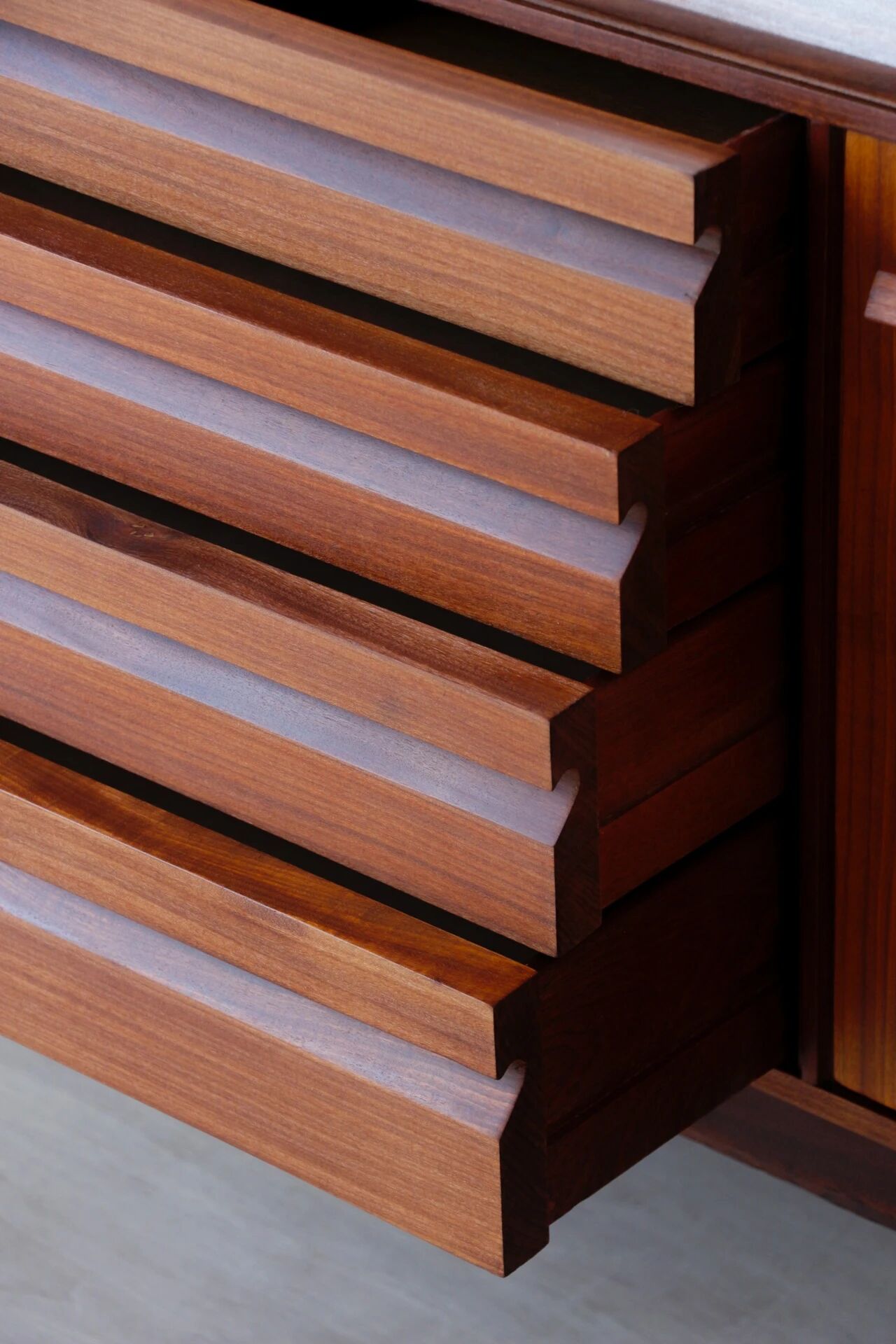 British modernist enfilade White & Newton | Iconic design