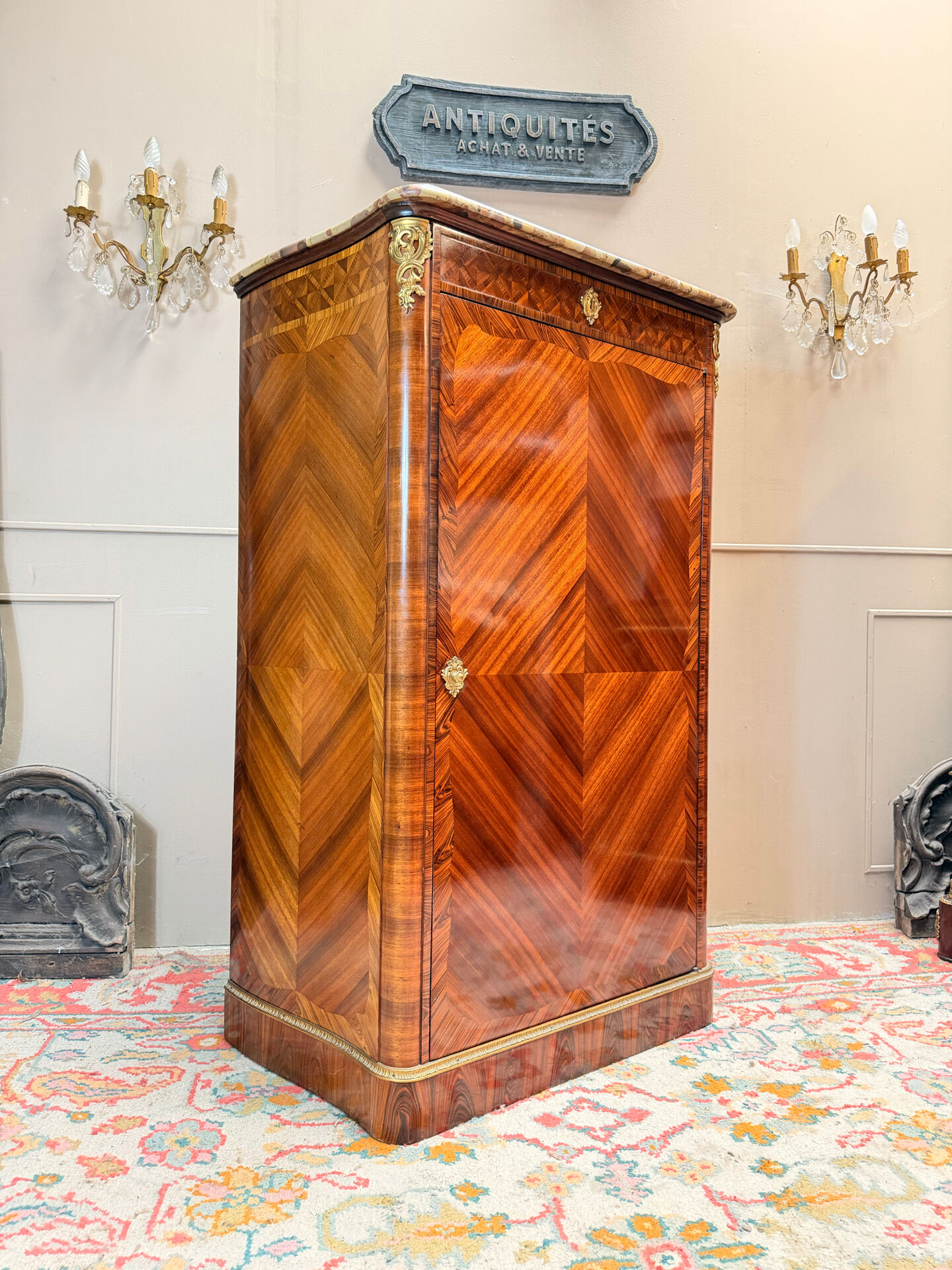 LOWER CABINET IN LOUIS XV STYLE MARQUETRY