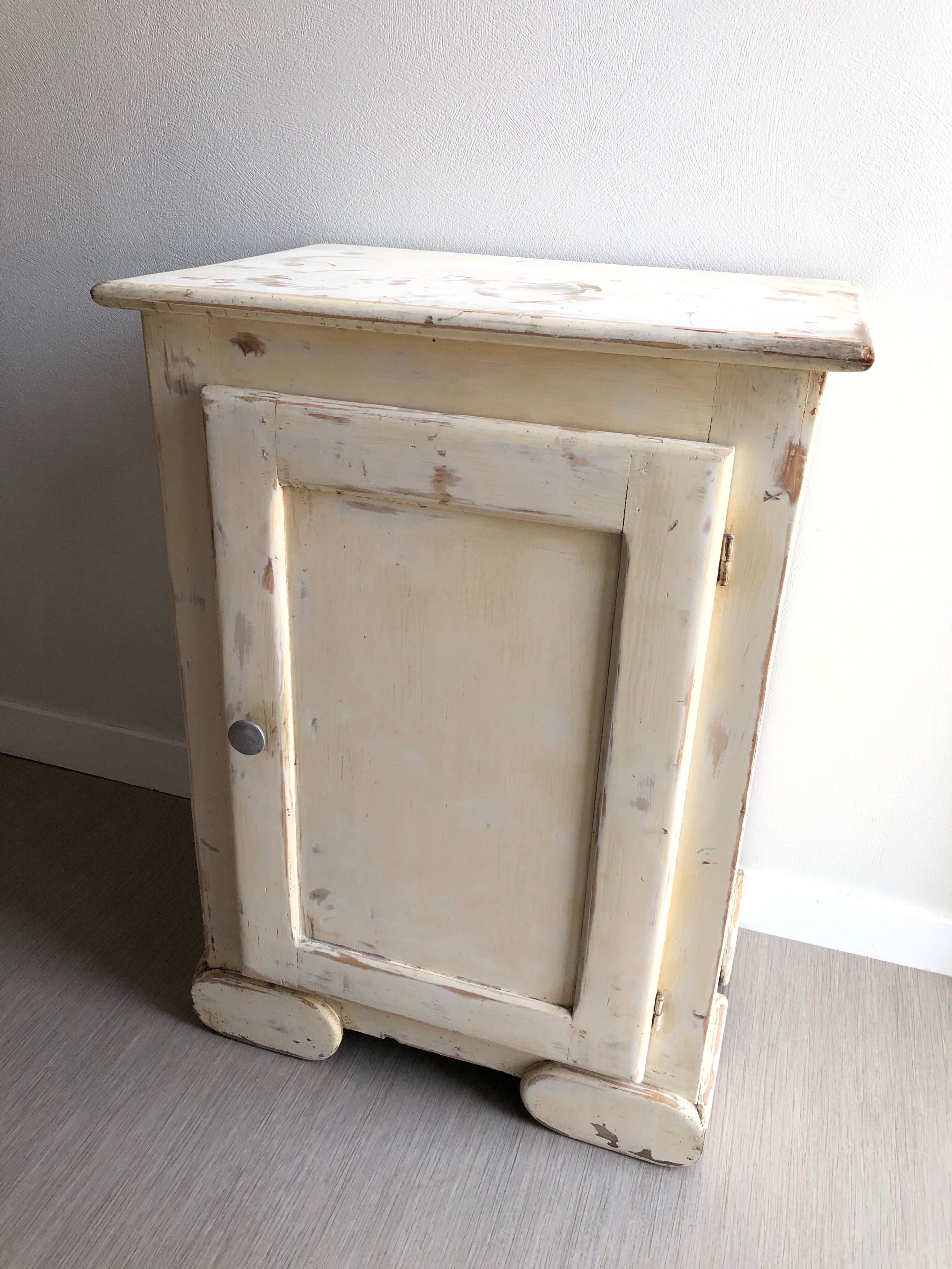 Former patinated confectioner