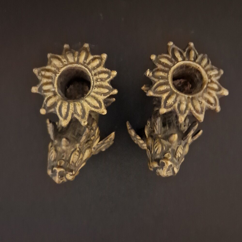 Old pair of candlesticks dog fô bronze