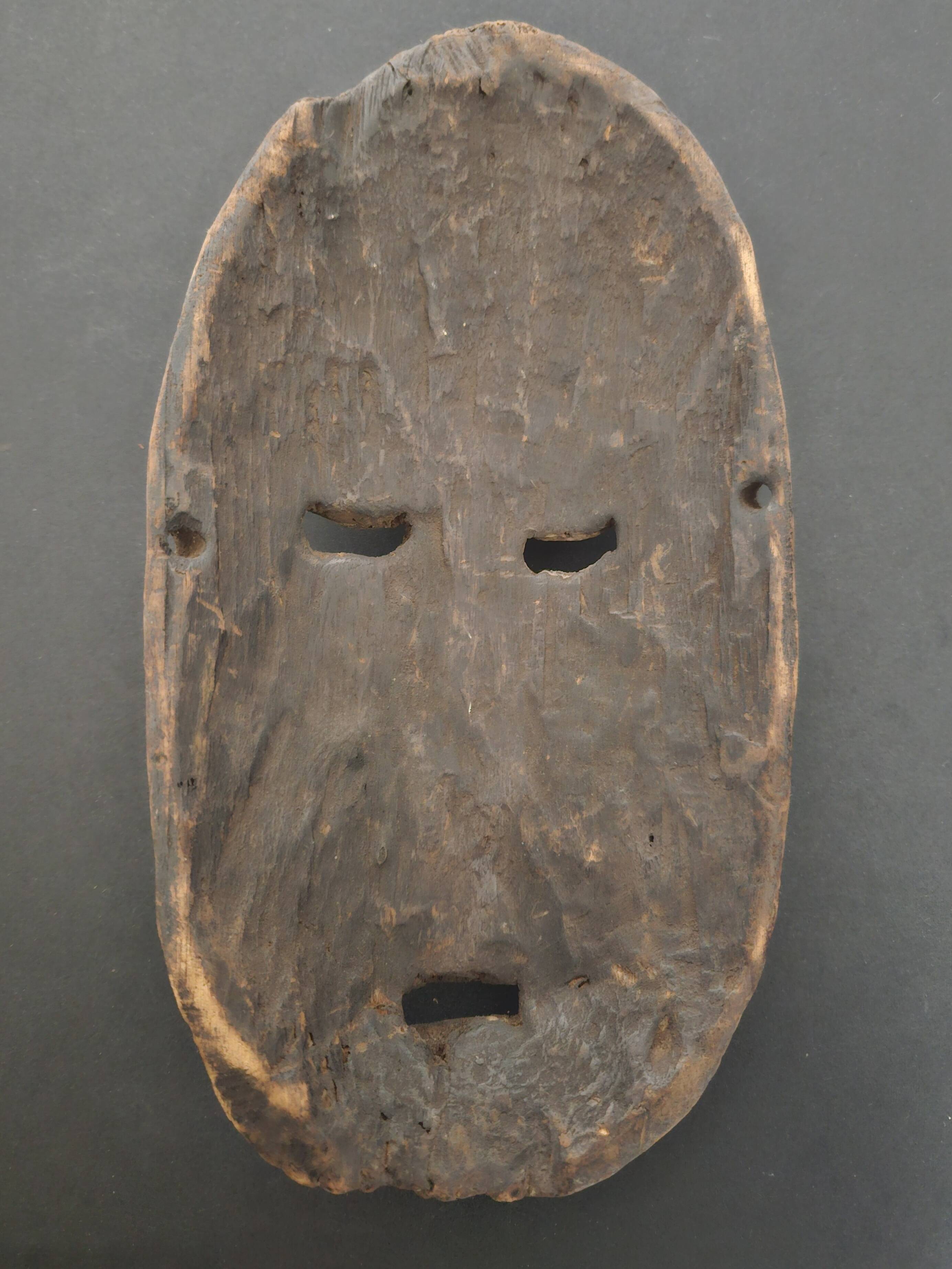 Ndaaka or Bali initiation mask | painted carved wood | h: 25 cm | Democratic Republic of the Congo