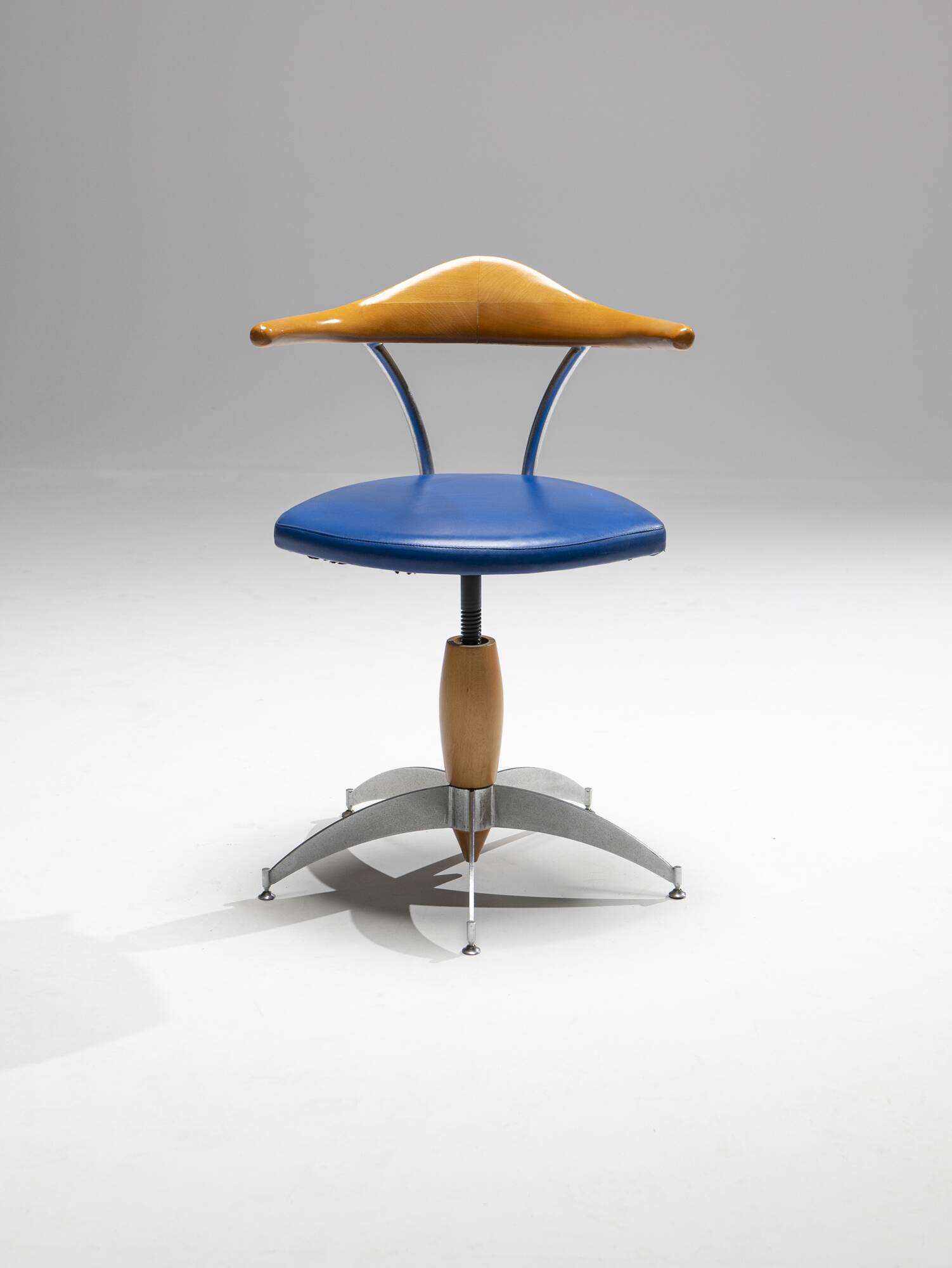 Chaise pivotante, Italie, années 1980