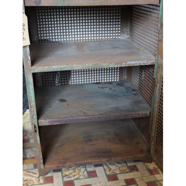 Metal supply cabinet