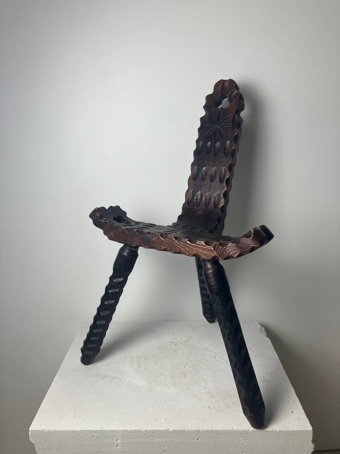 Chaise tripode brutaliste, 1950s
