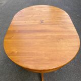 Round oval farmhouse table in solid pine wood, extendable 200cm
