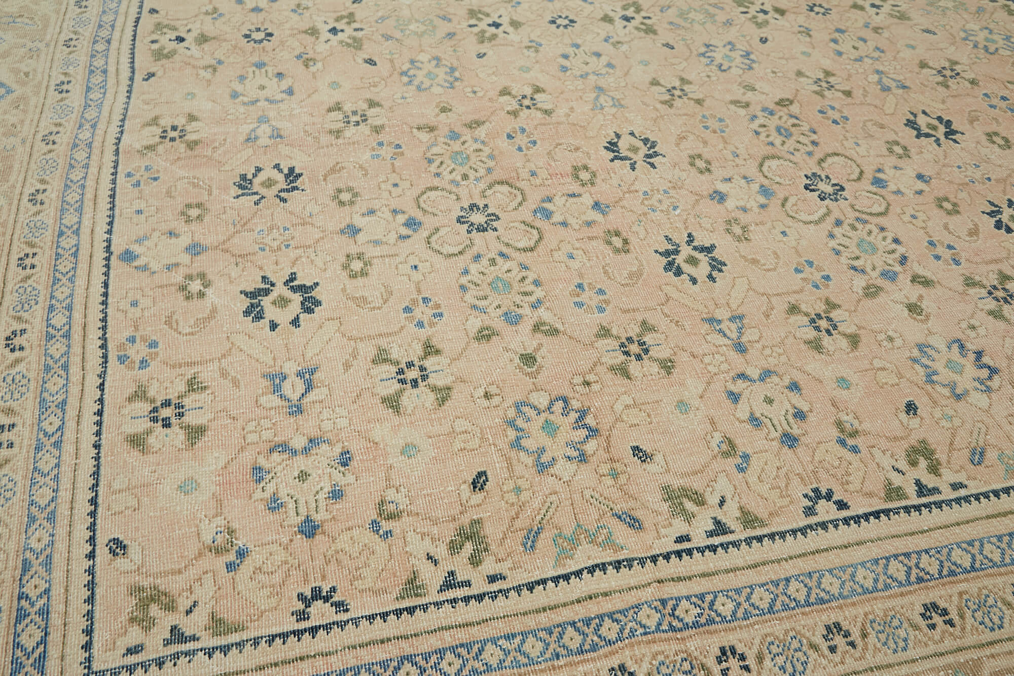 Hand-knotted persian antique 1970s 305 cm x 388 cm beige wool carpet