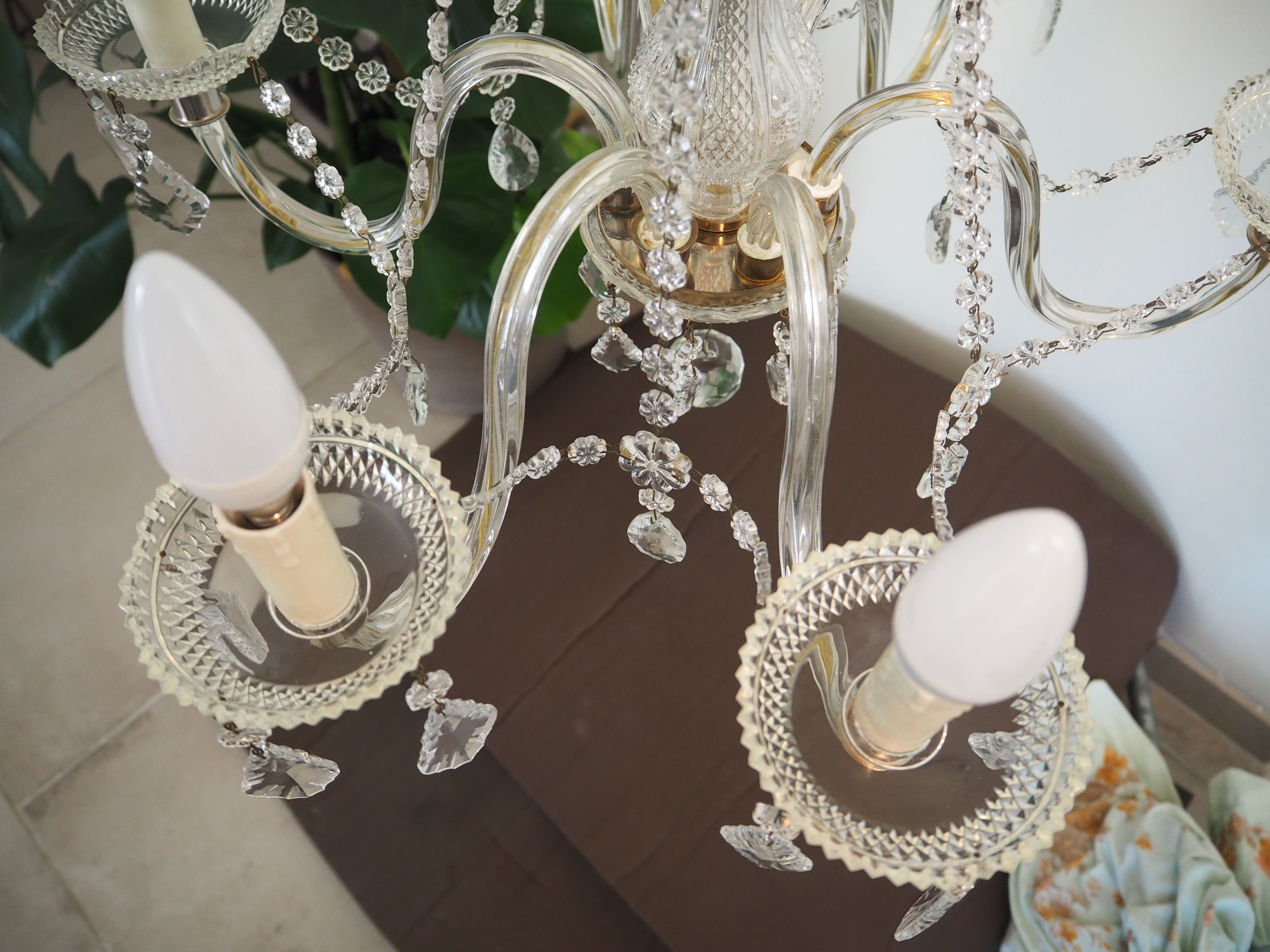6-light chandelier with tassels
