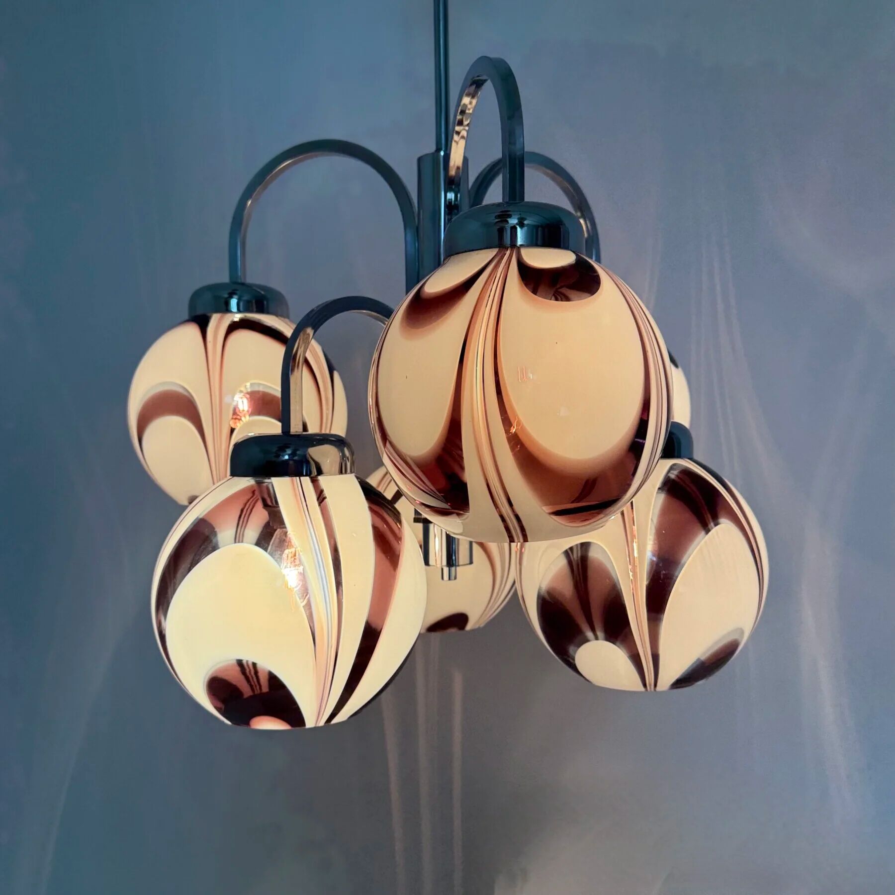 XL Italian purple and white Murano glass swirl chandelier, 1970s