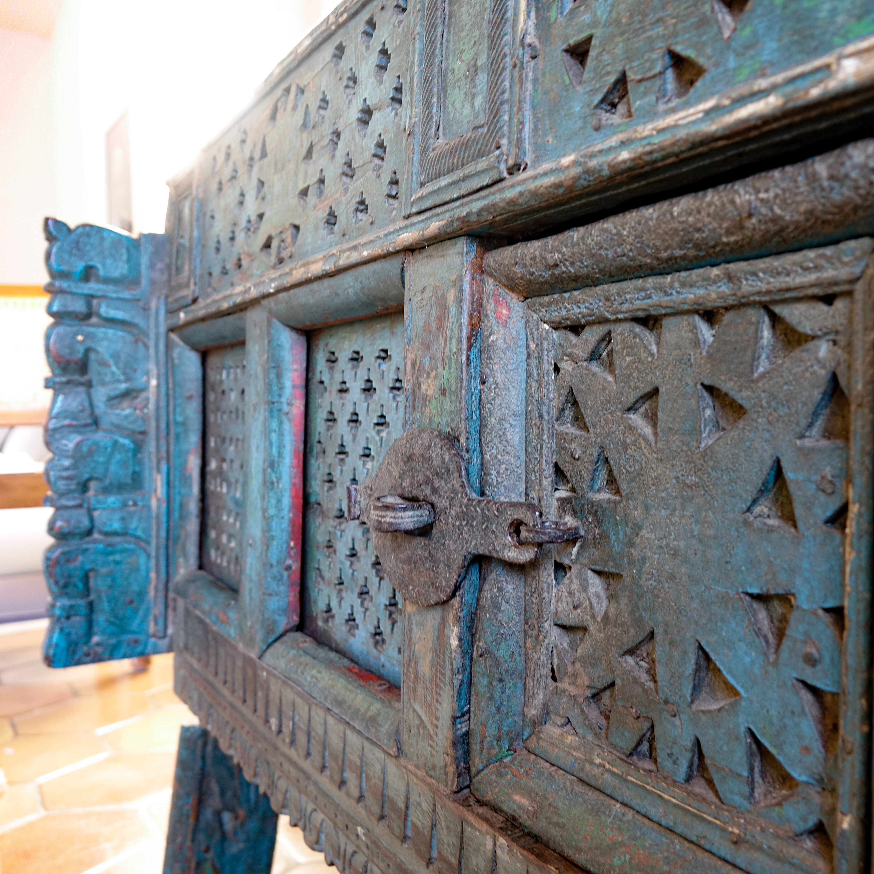Ancient Indian furniture Damchiya blue