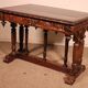 Table de milieu d'époque Renaissance en noyer