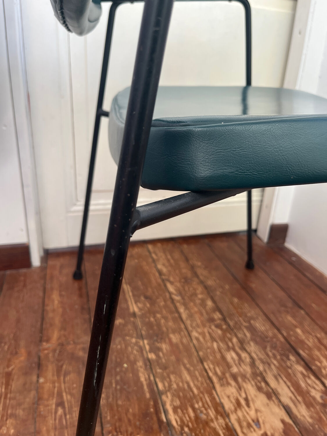 Chair Pierre Paulin CM197