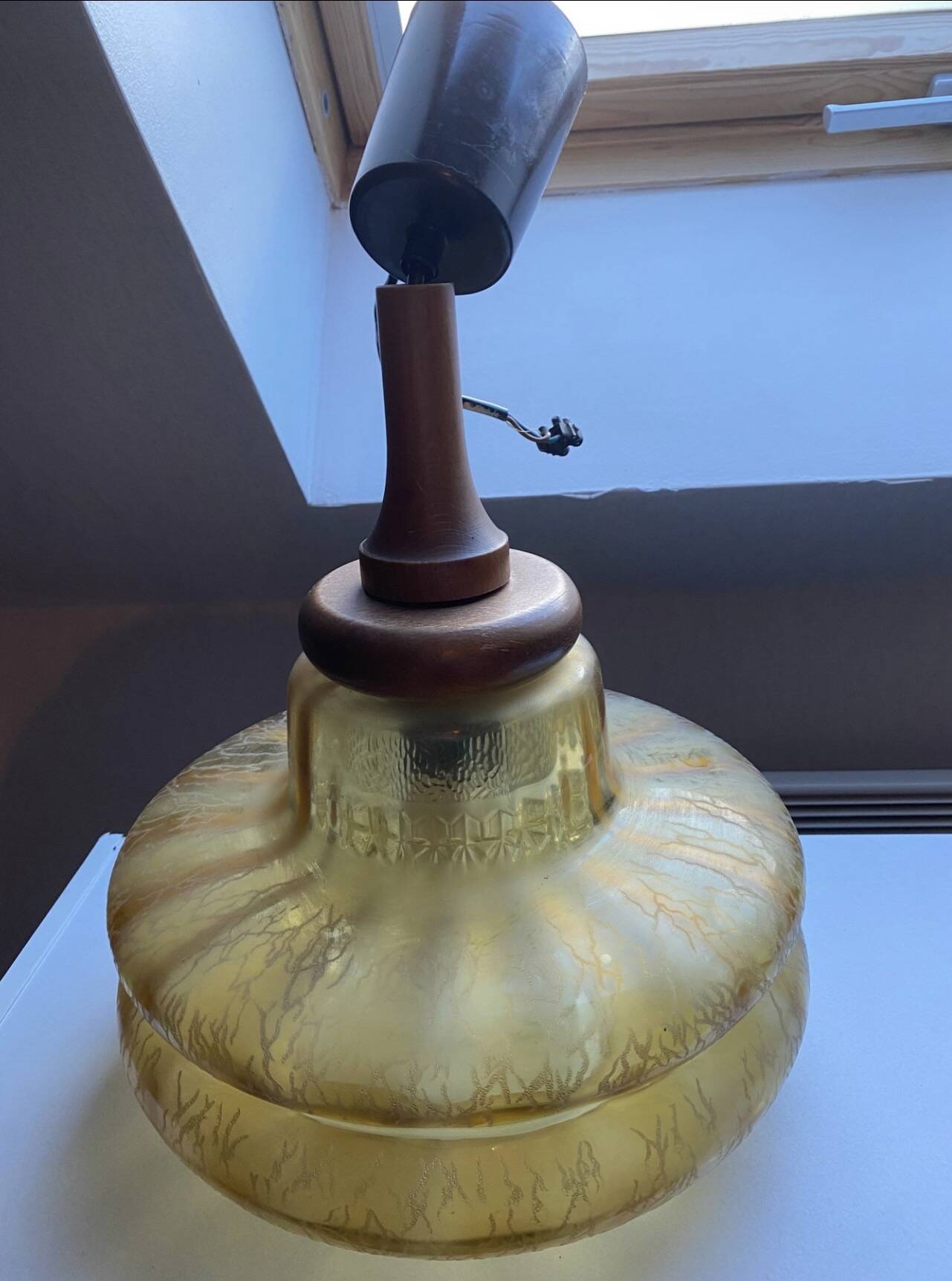 Glossy glass and teak