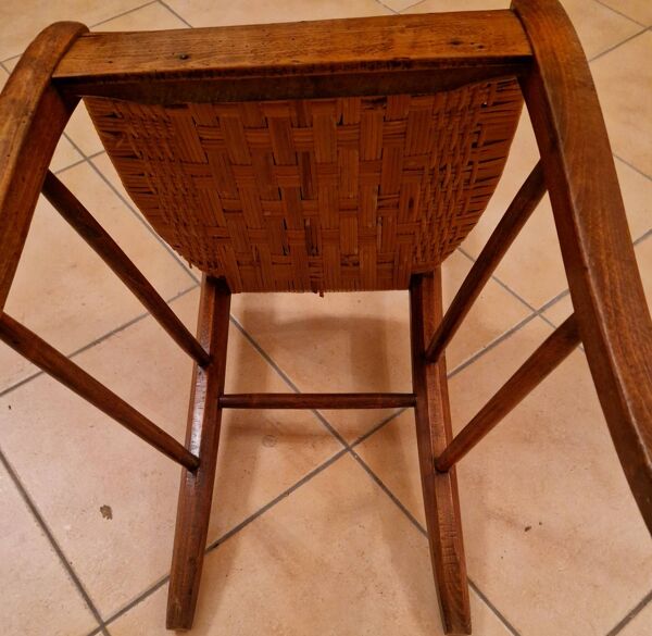 Chaise ancienne à assise en paille tressée – style rustique français