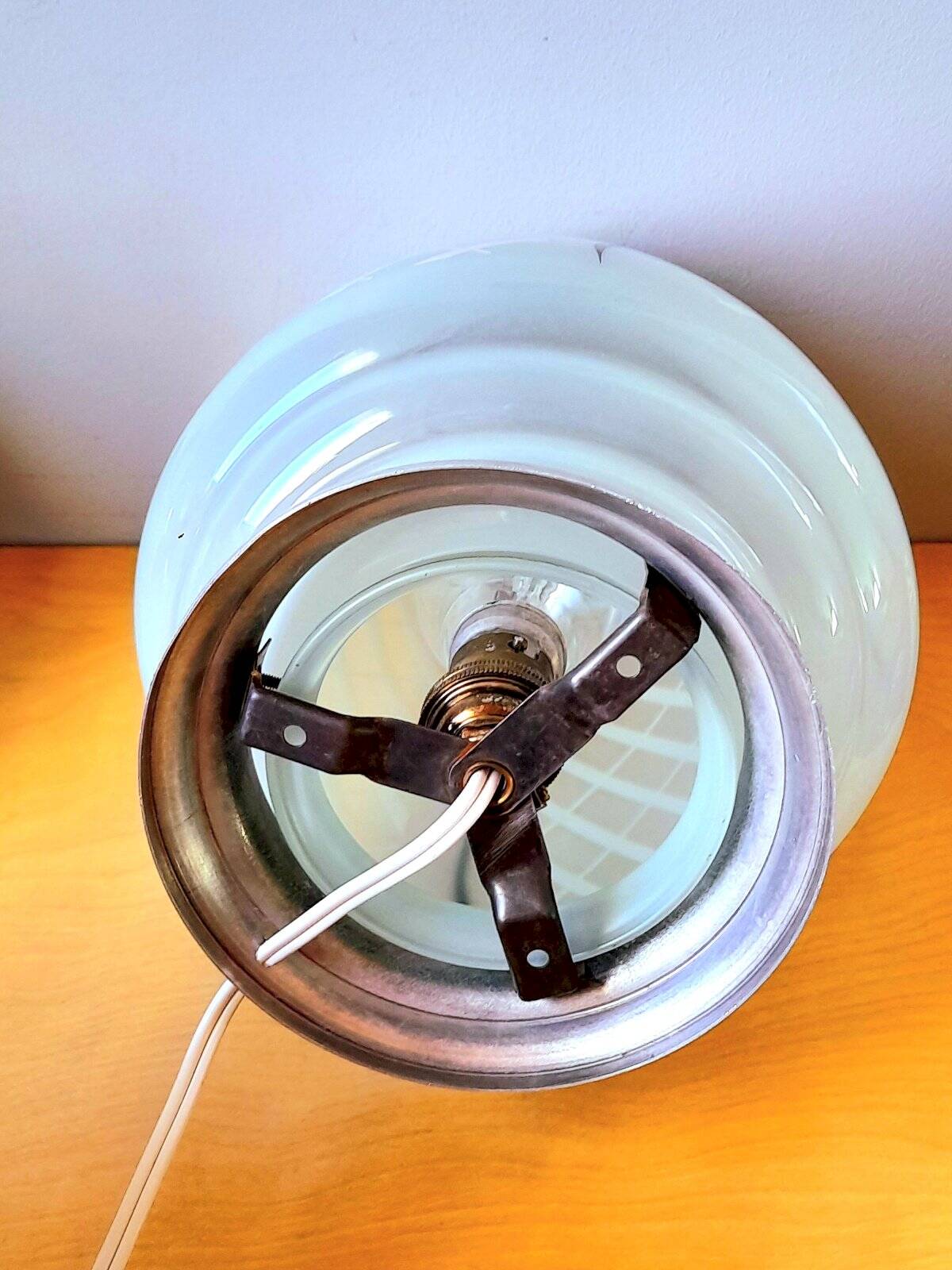 Green geometric Art Deco screen-printed opaline lamp