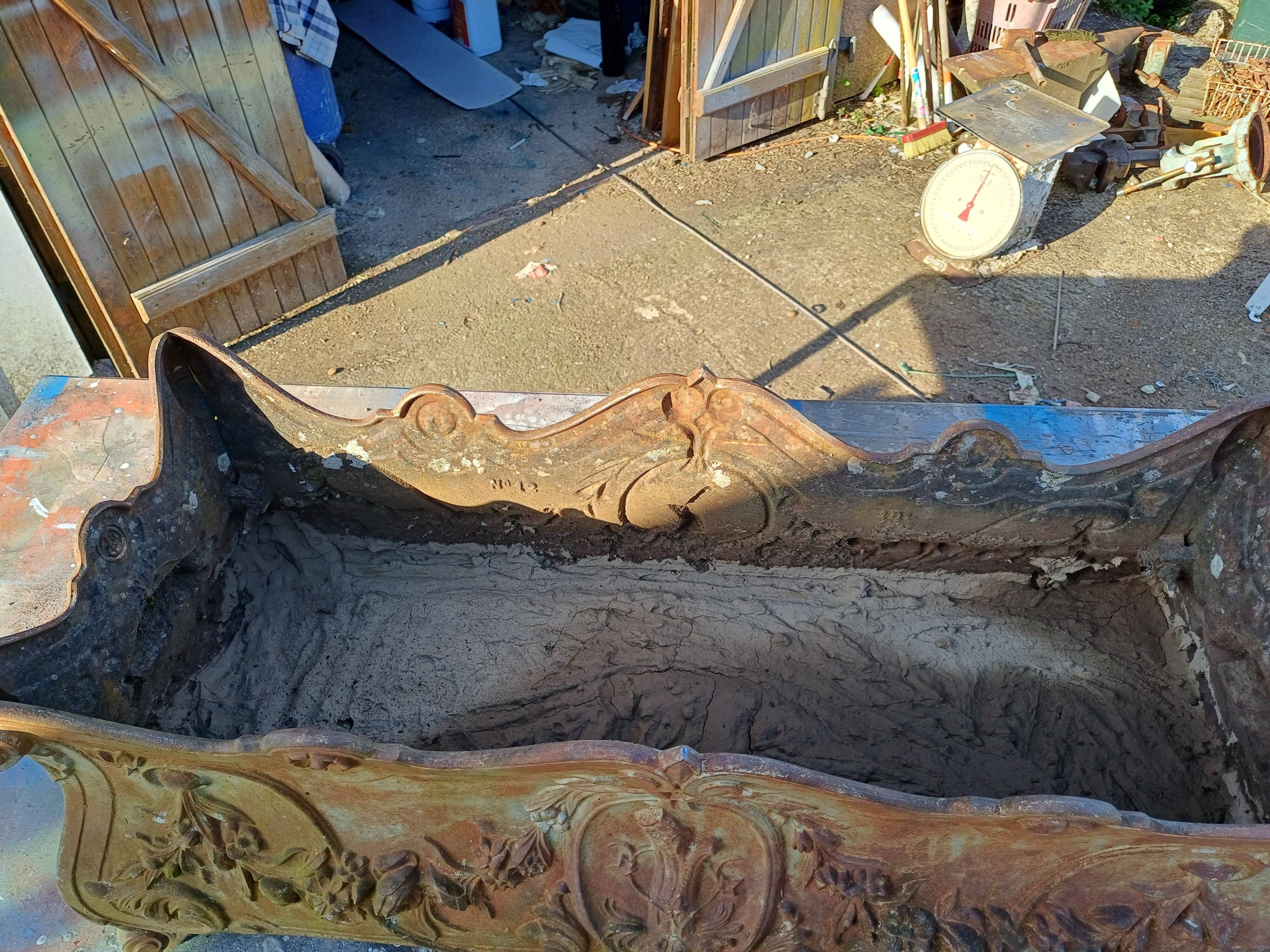 Large 1900 Cast Iron Planter in Rocaille Style: Charleville - Mézières