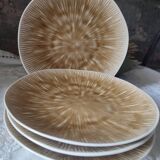 Set of 4 mushroom-style glazed ceramic plates