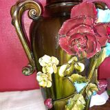 Grand Vase en Barbotine. XIX siècle.