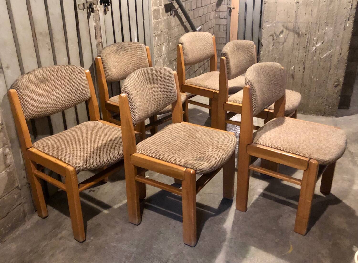 Series 6 elm chairs Maison Regain