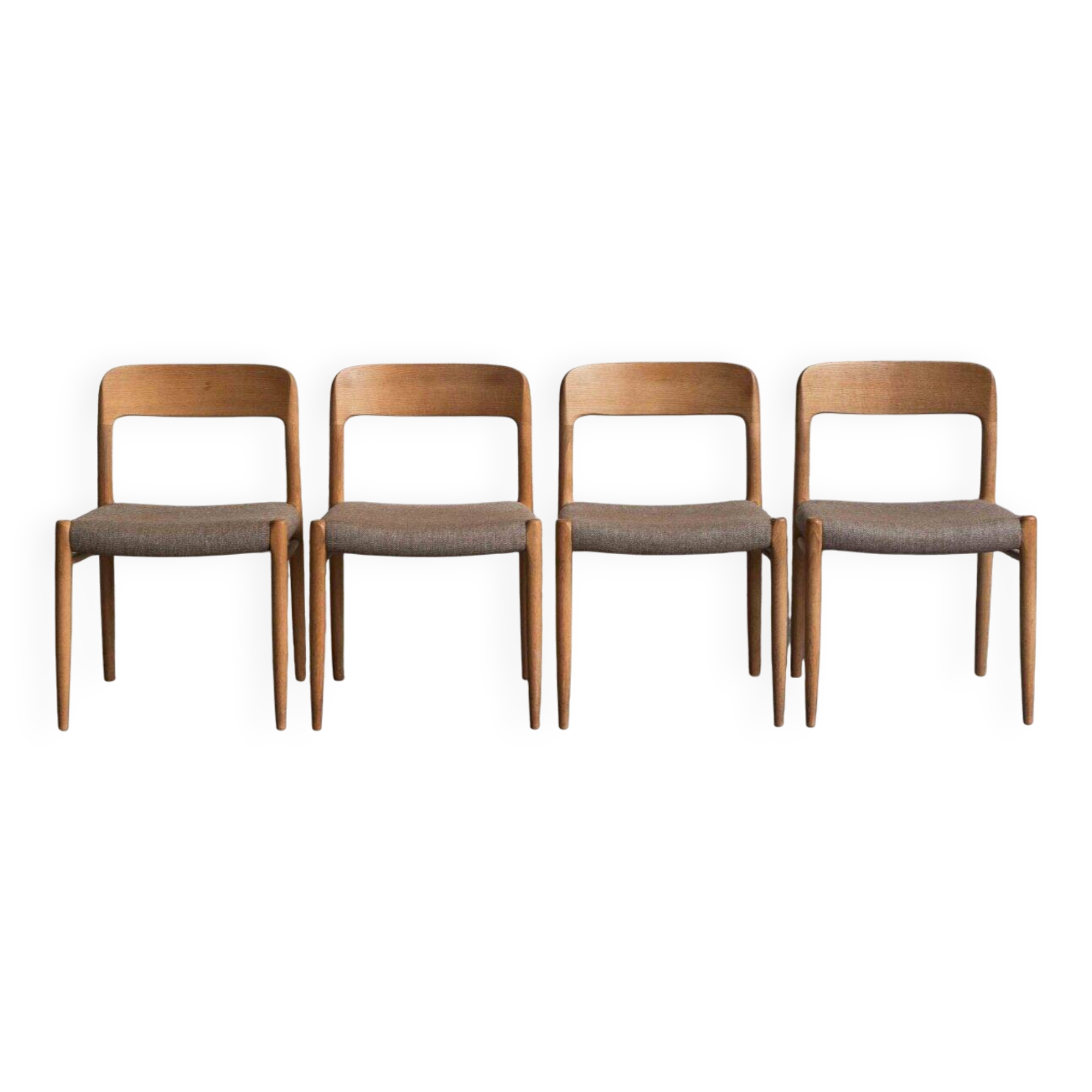 Set of 4 dining chairs 'model 75' by Niels Otto Moller