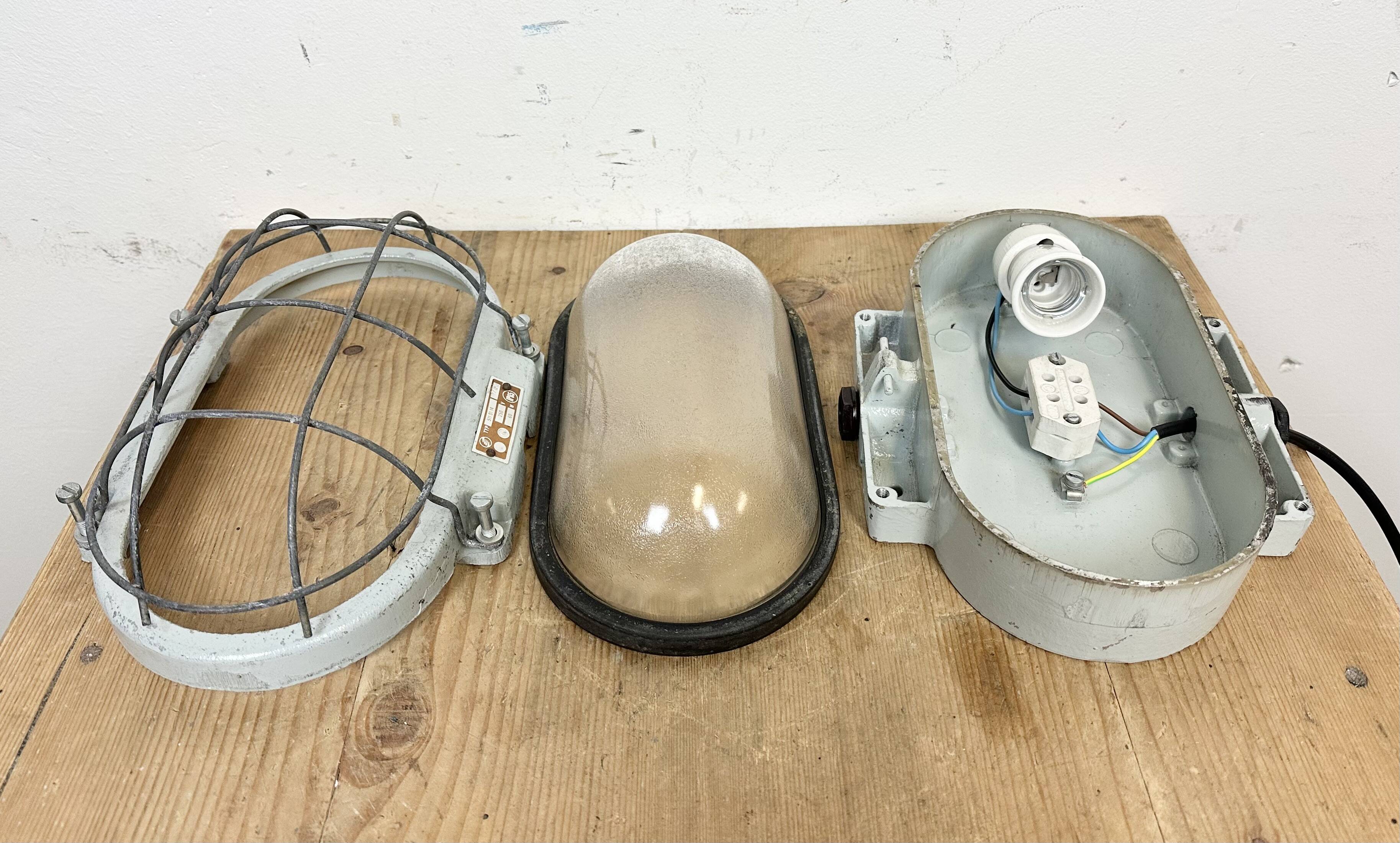 Industrial Cast Aluminium Wall Light with Frosted Glass from Elektrosvit, 1970s