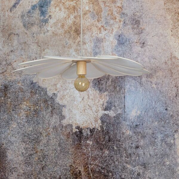 Suspension fleur 12 pétales en rotin et lin blanc