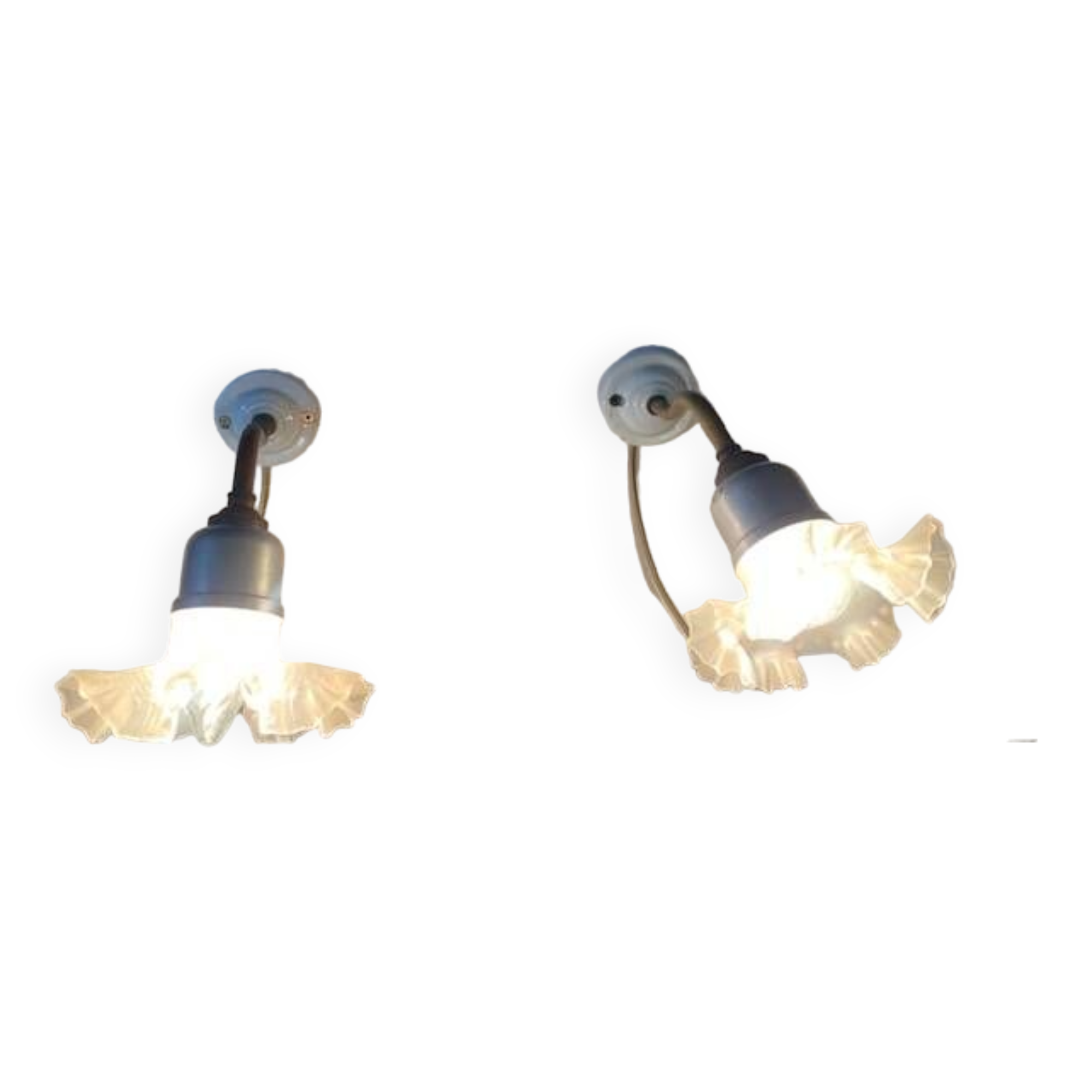 Pair of old wall lights, glass and iron tulip, 1920