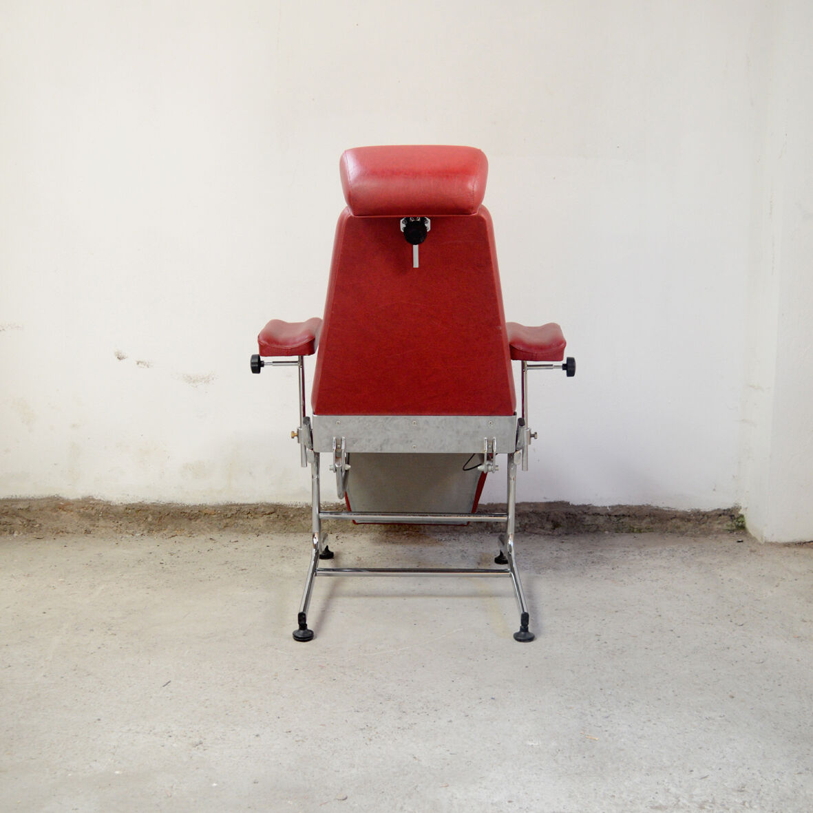 Dentist retro red skai