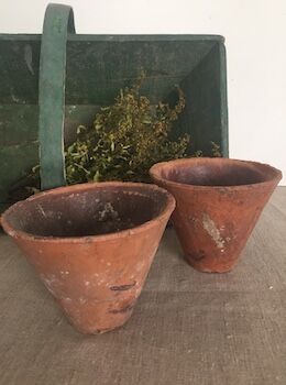 2 old resset pots used in gemming