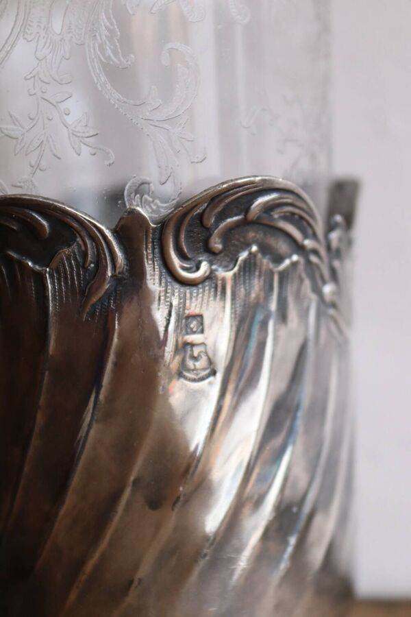 Flacon ancien en verre gravé et métal argenté – poinçon Gallia