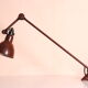Lampe articulée à étau