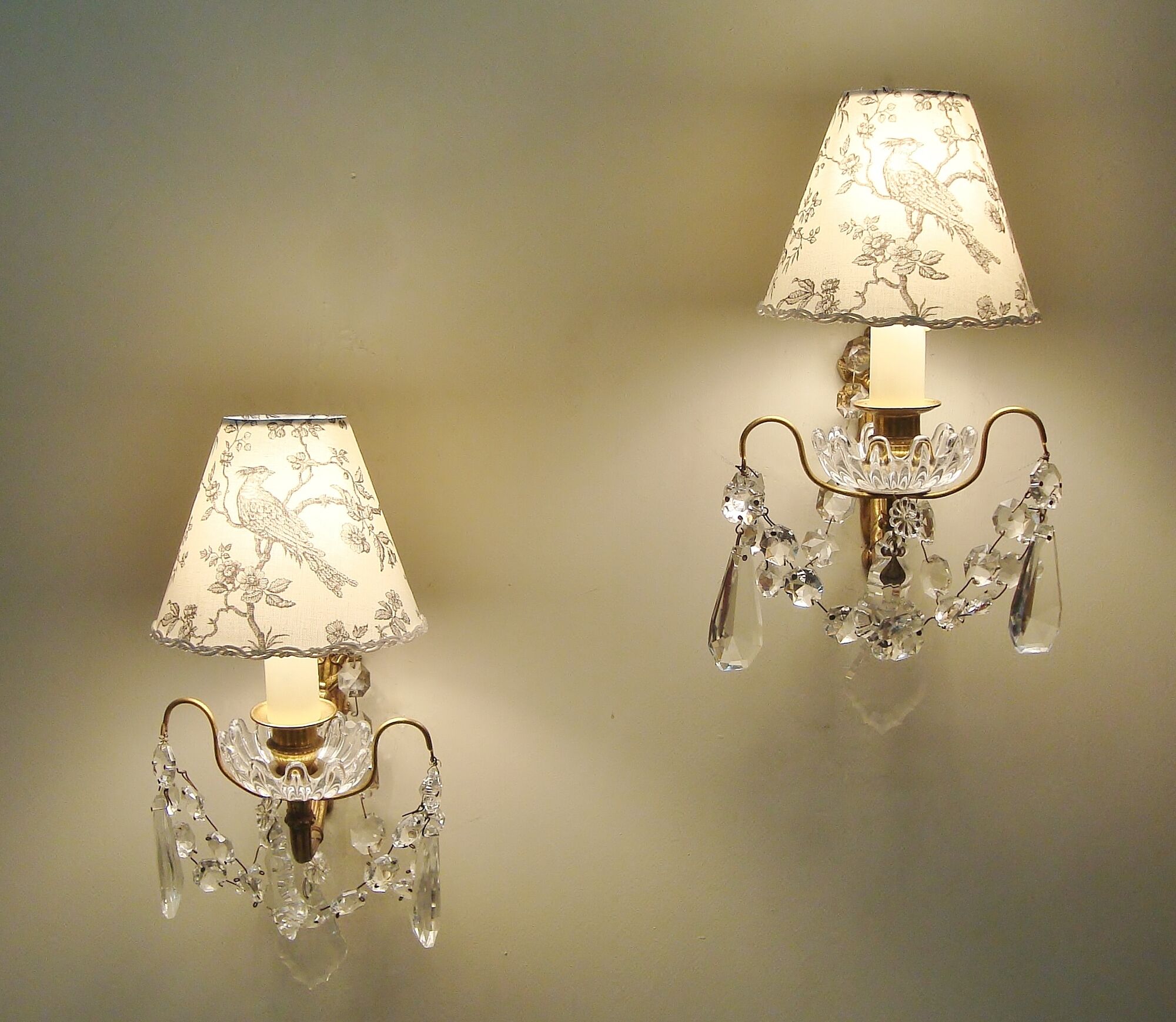Pair of grapevine wall lamps with lampshades in Toile de Jouy