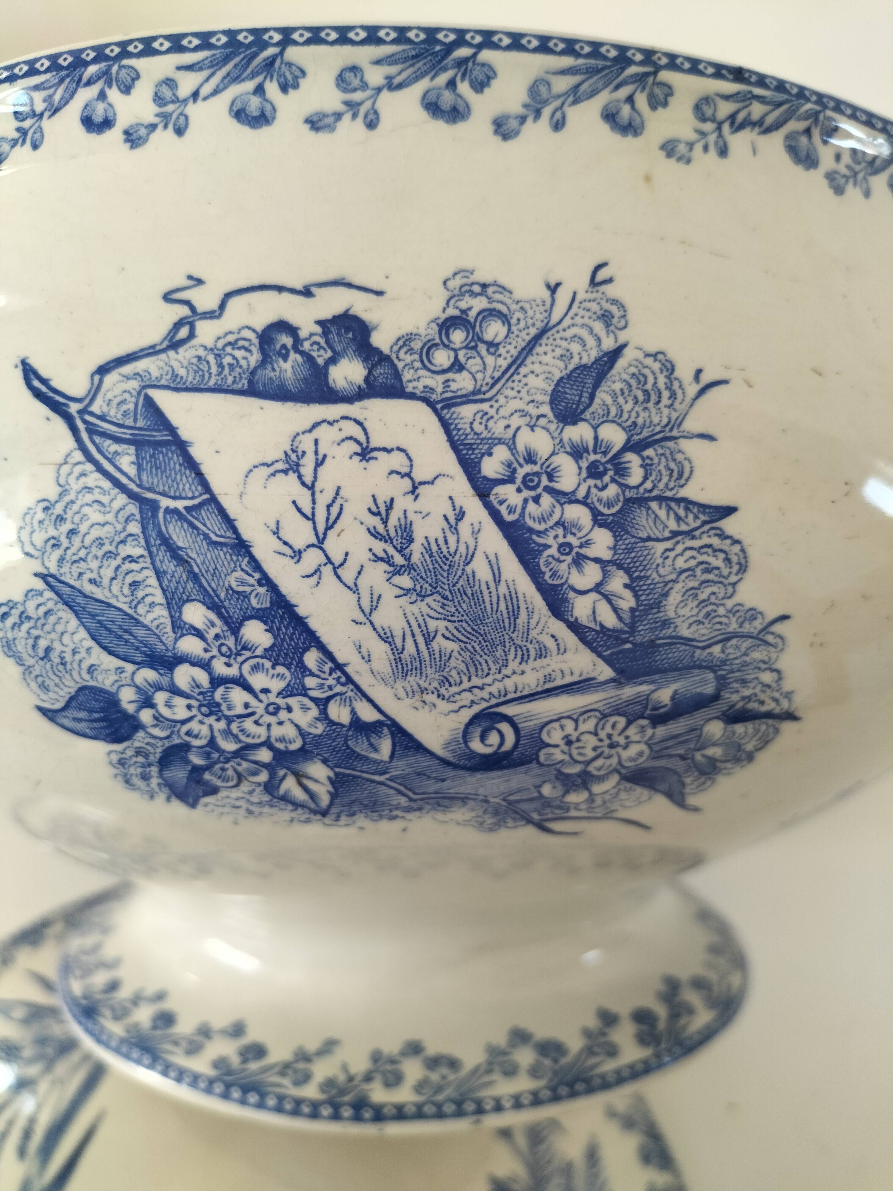Antique FF Pexonnes soup tureen – “Birds” model