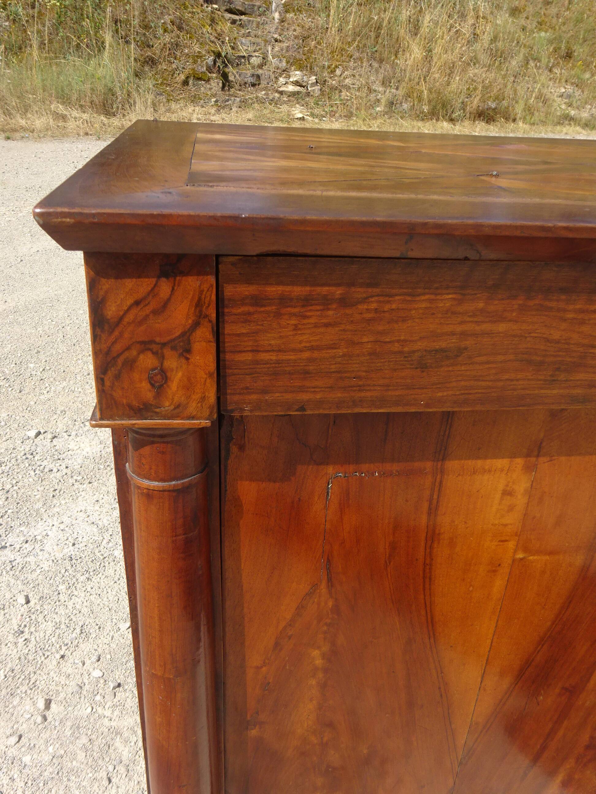Antique buffet à colonnes semi détachées style Empire
