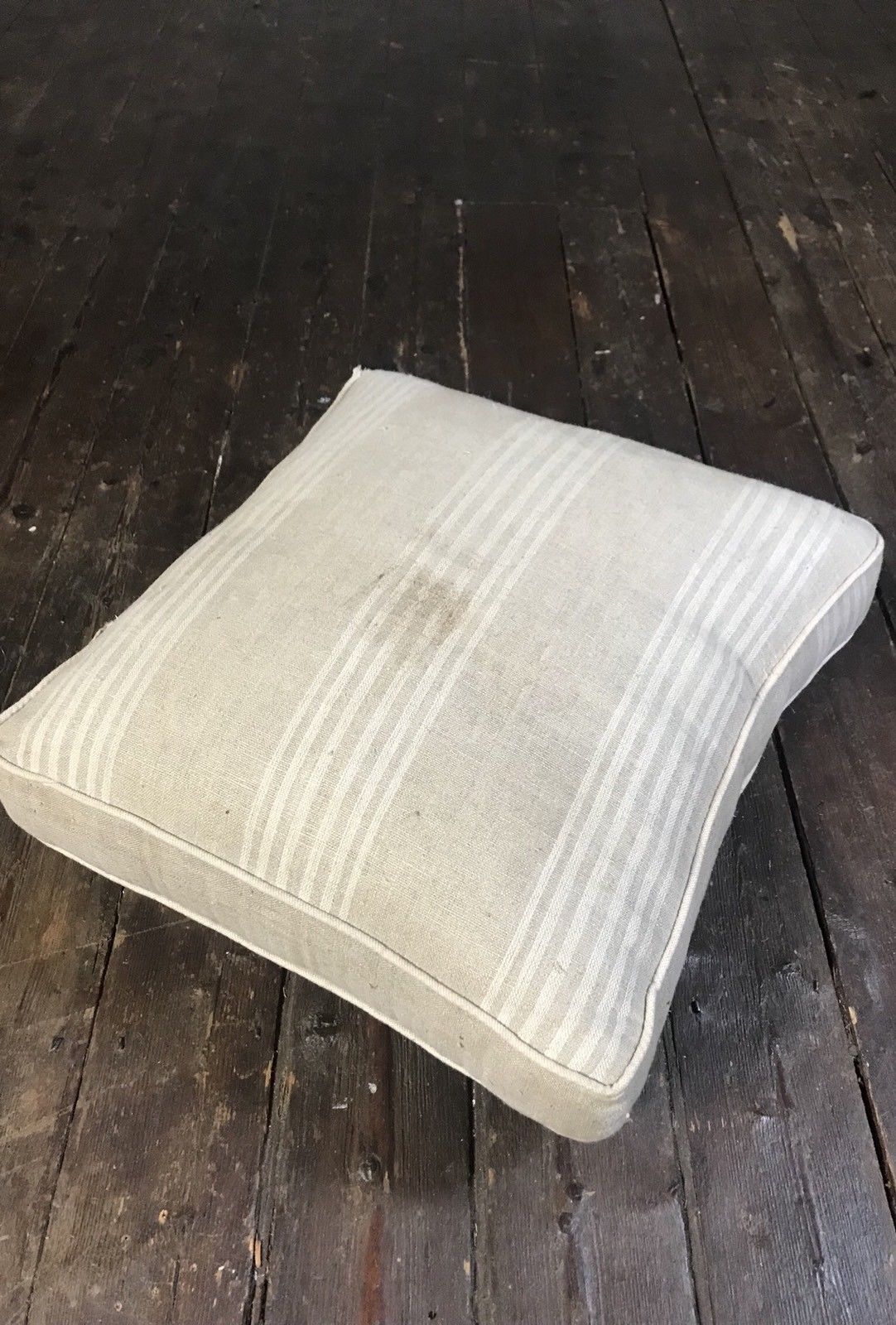 Pouf in fabric