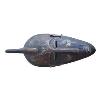 Masque africain sculté