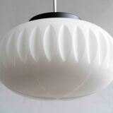Lampe à Suspension Vintage Tchécoslovaque en Verre Blanc par Osvětlovací Sklo, 1070