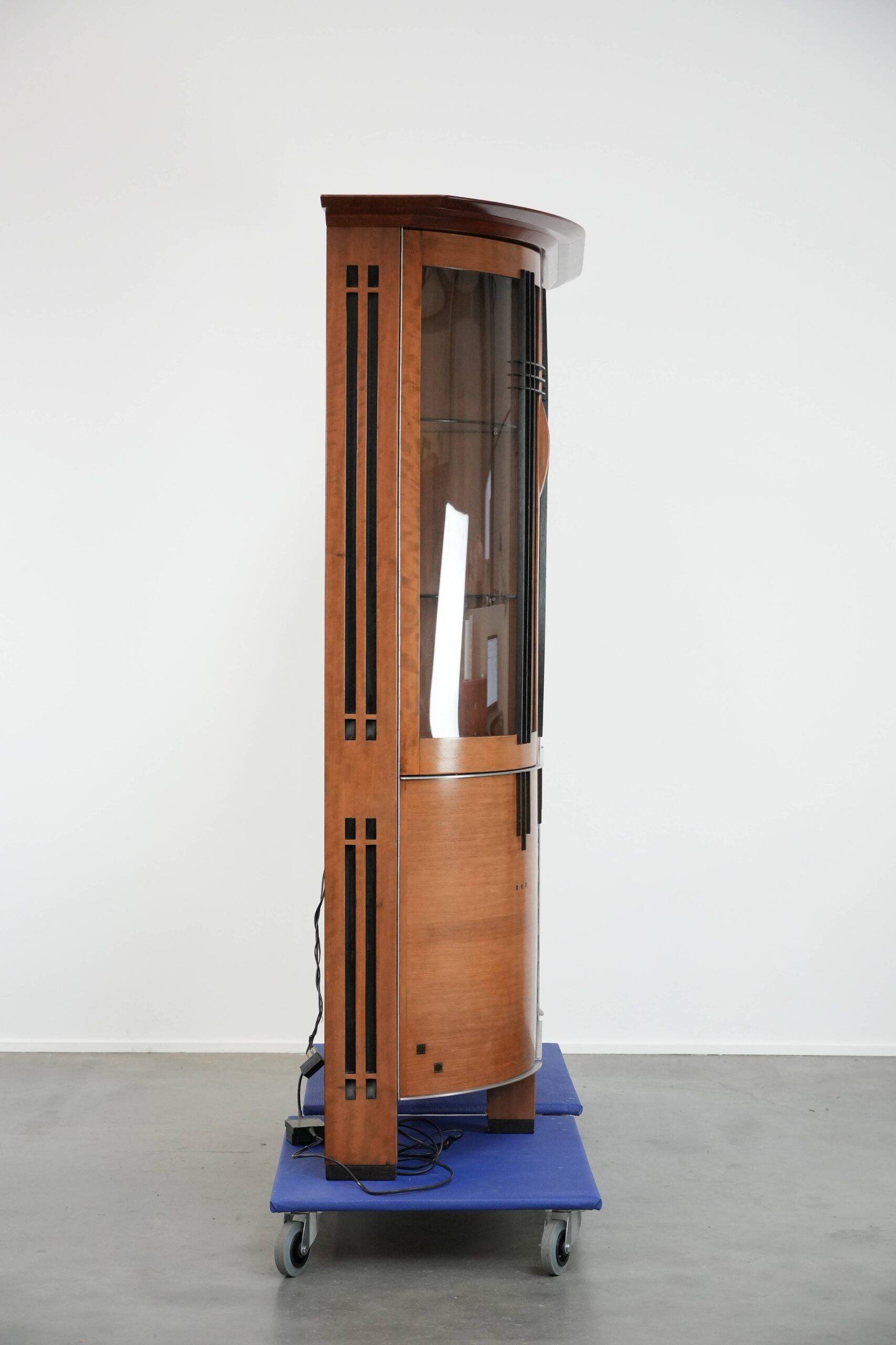 Grand meuble vitrine Art Déco / buffet avec éclairage de luxe