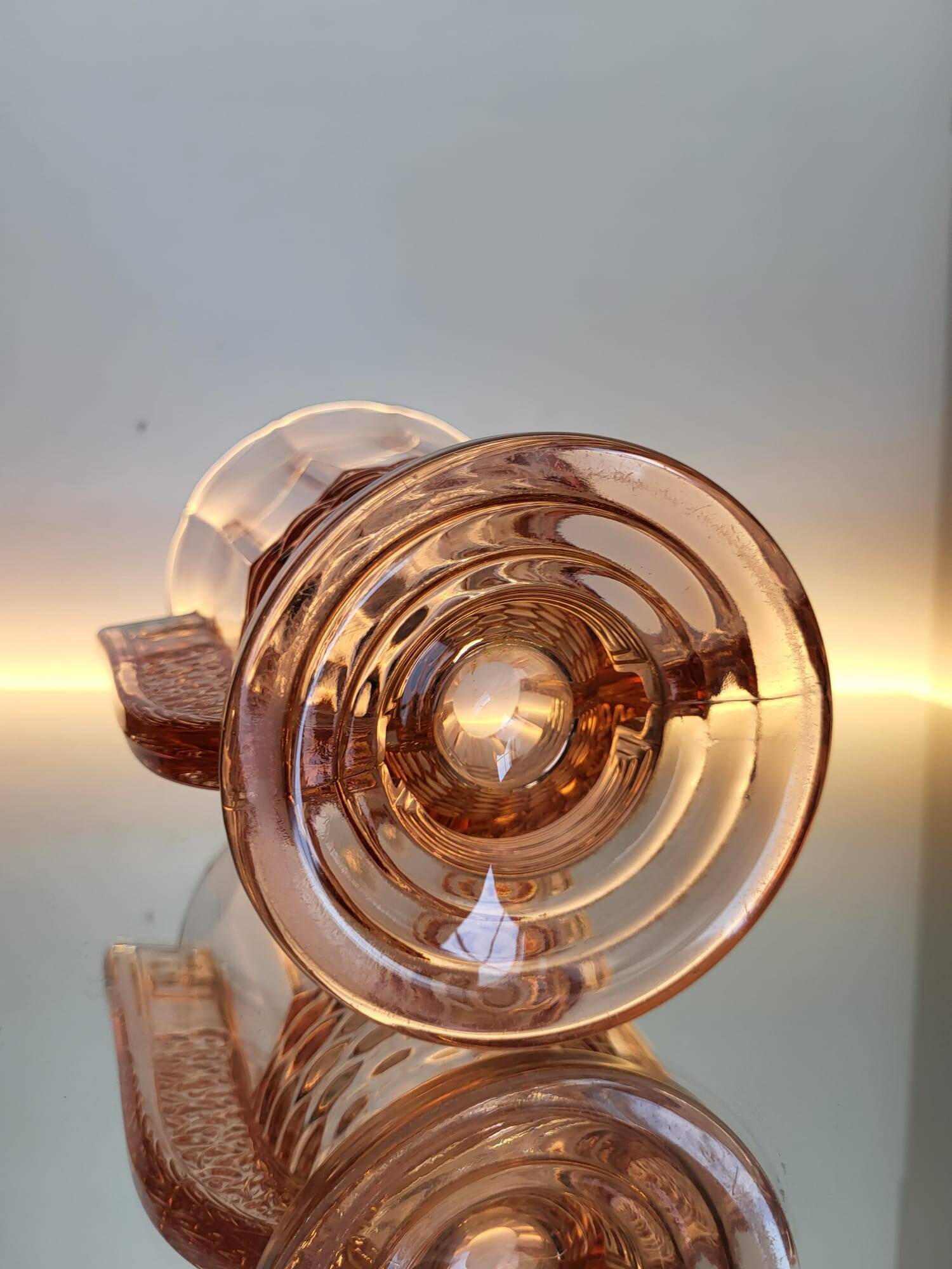 Vase Art déco en cristal Val Saint Lambert rose, série Luxval modèle Romeo, Belgique