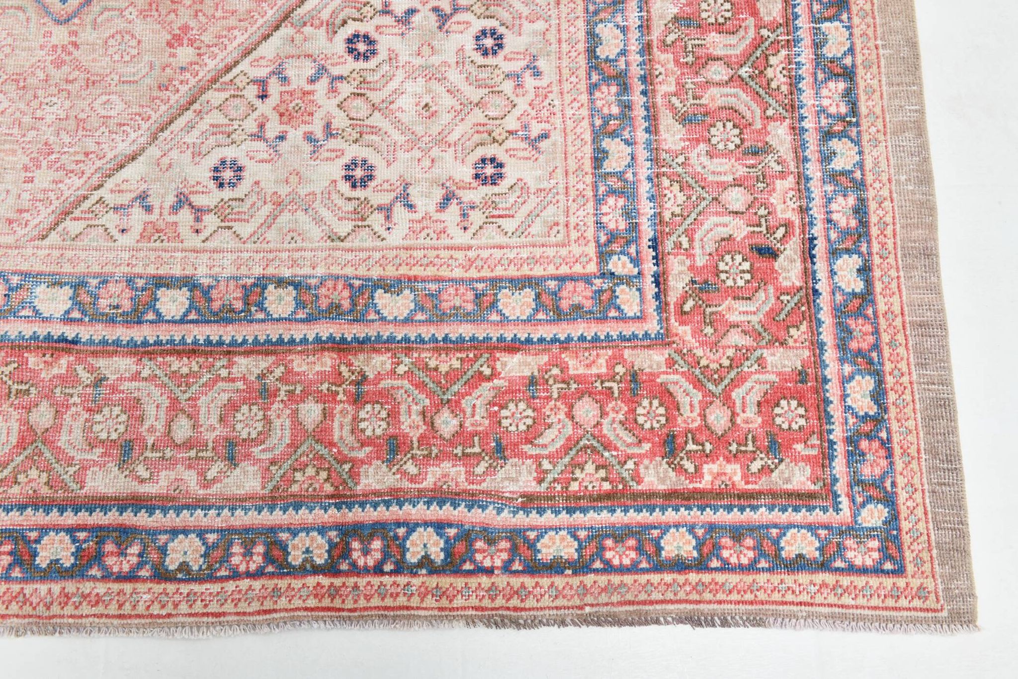Tapis persan classique rose et bleu