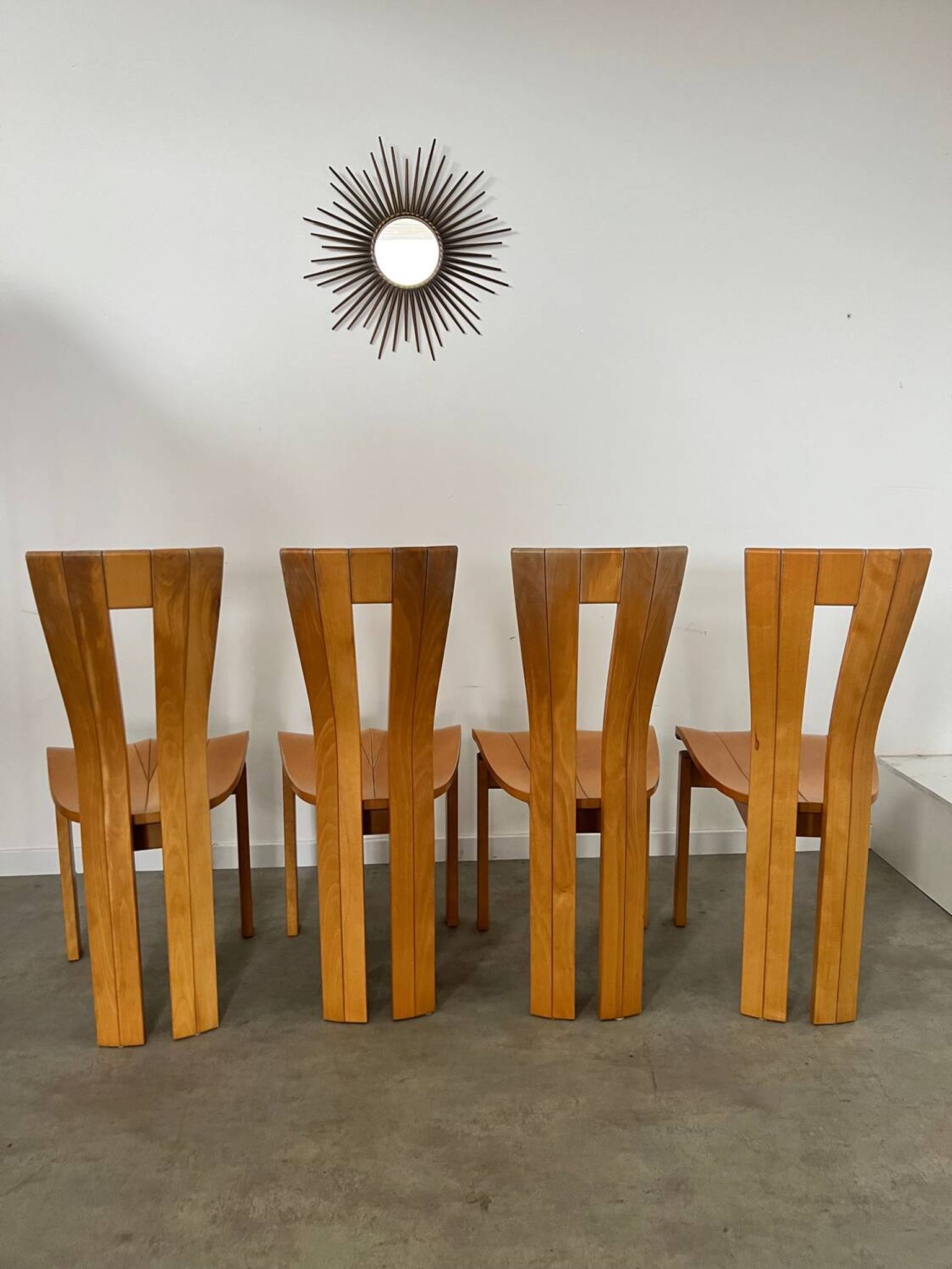 4 old French design solid elm chairs from the 70s vintage