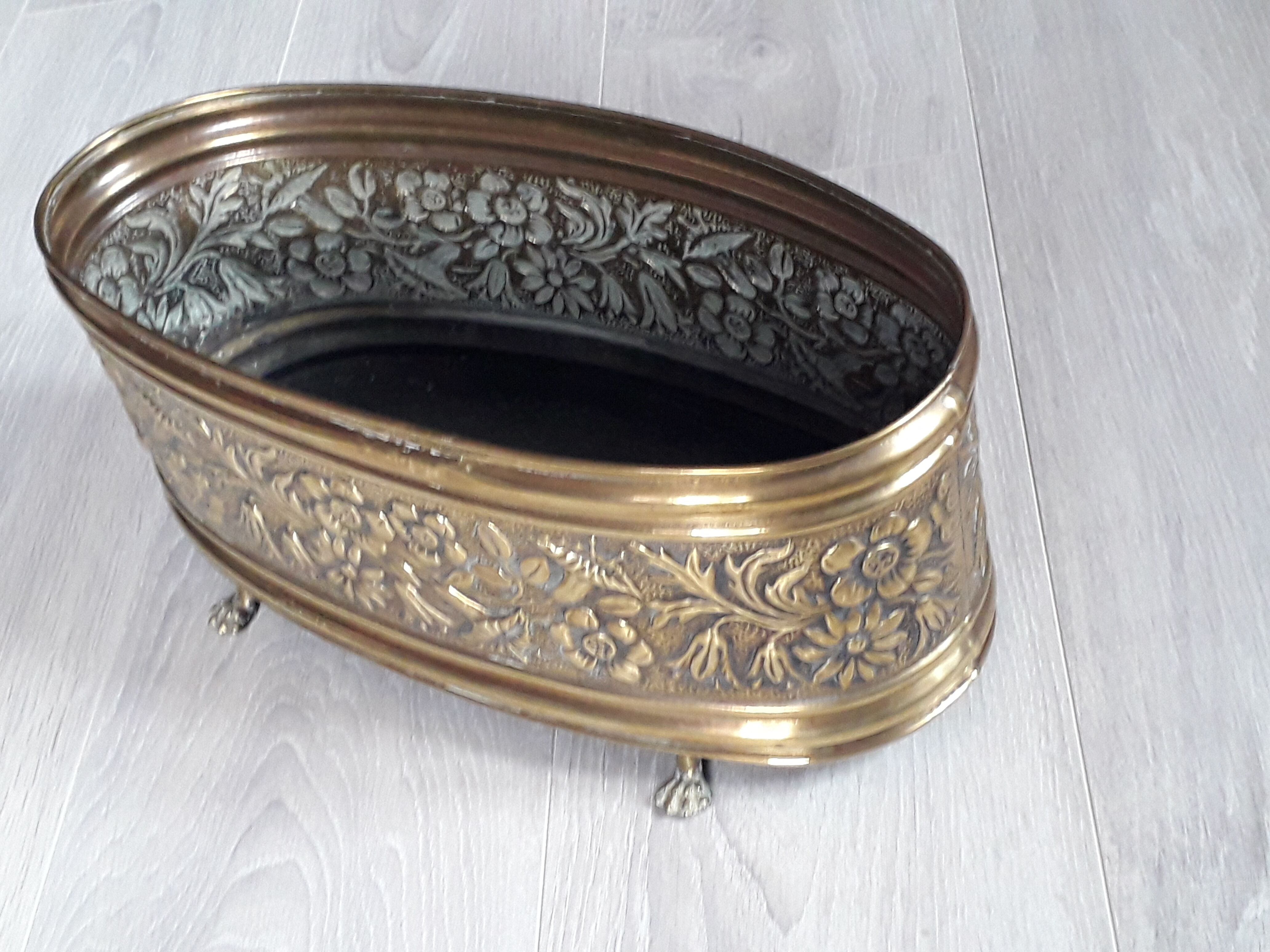 Yellow copper oval planter