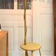 Lampadaire liseuse vintage en rotin