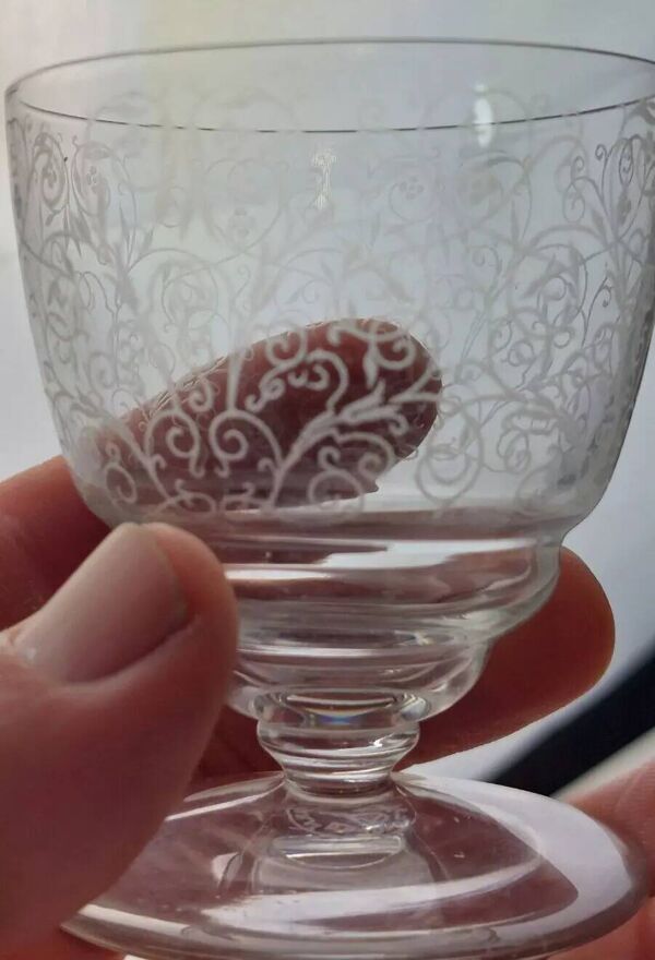 Lot d'anciens petits verres à alcool, Lulli, en cristal de Baccarat, signés