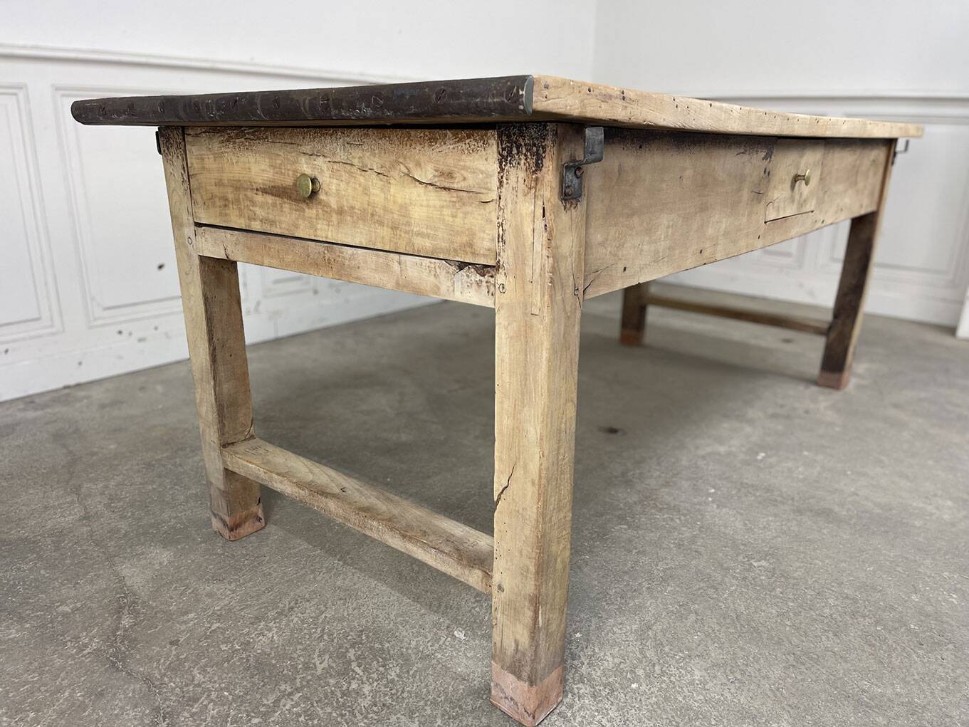 Work table from 1880 with drawers