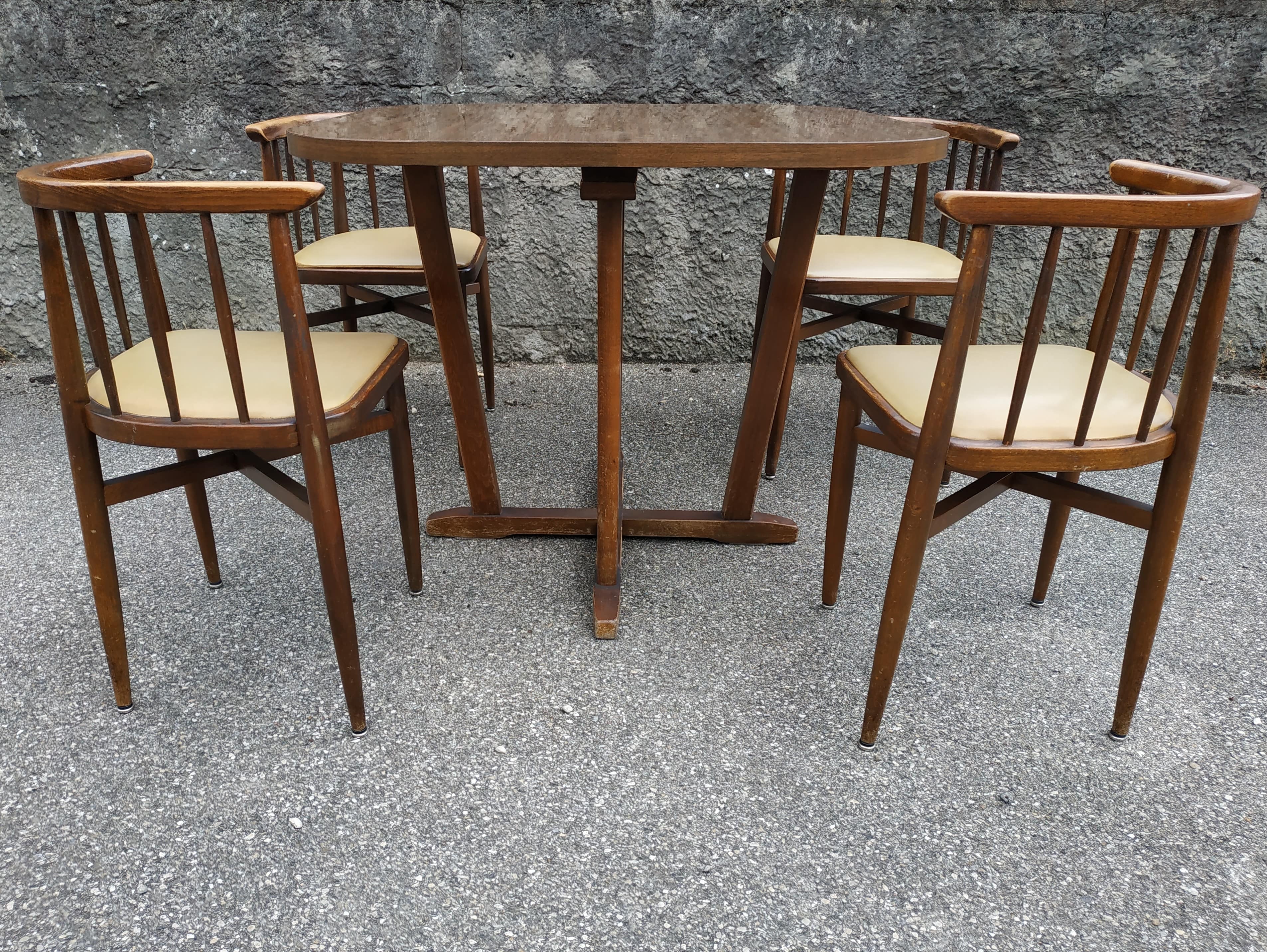 Table and chairs Thonet years 60