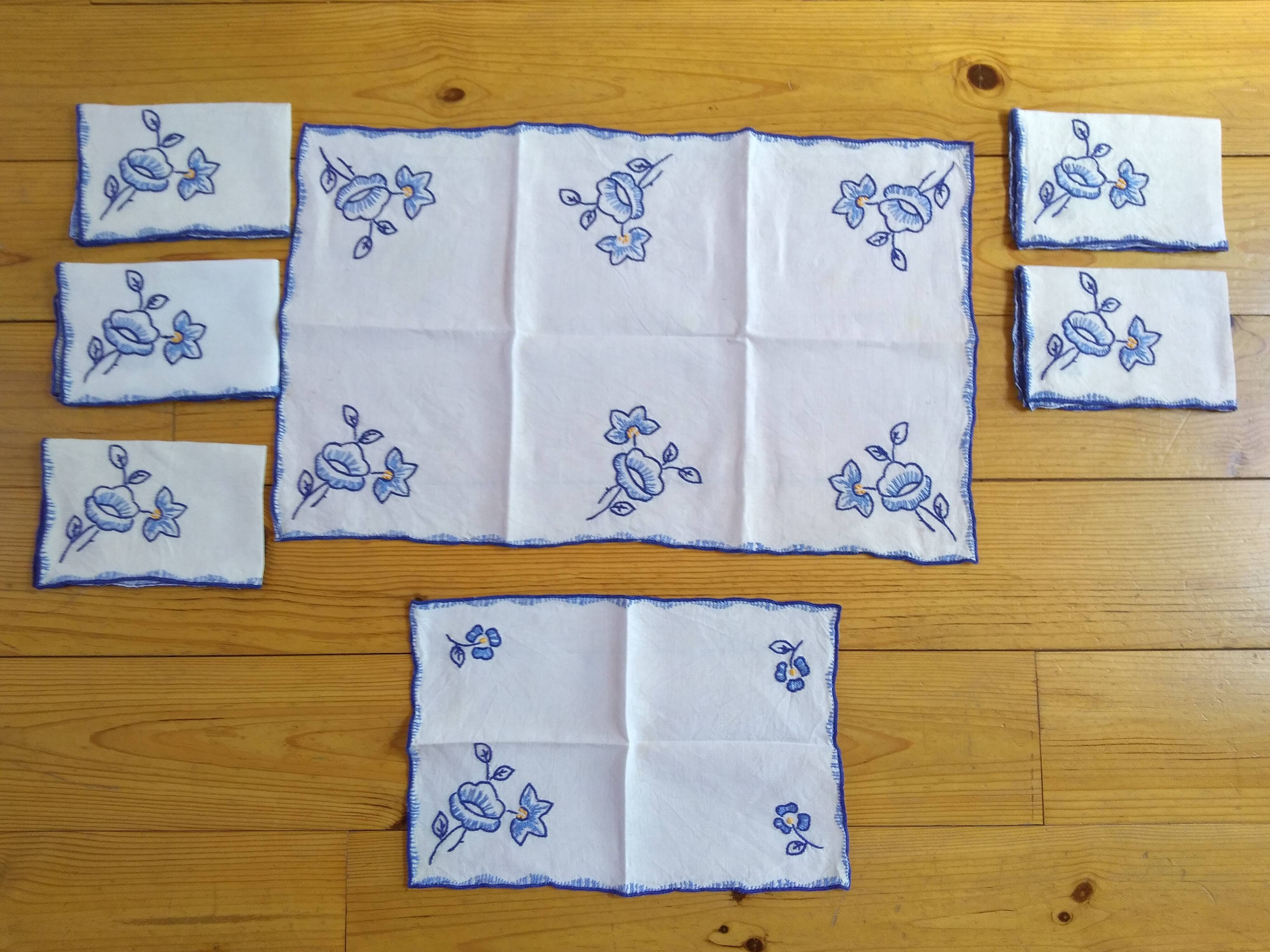 Tea tablecloth and its 6 hand-embroidered towels