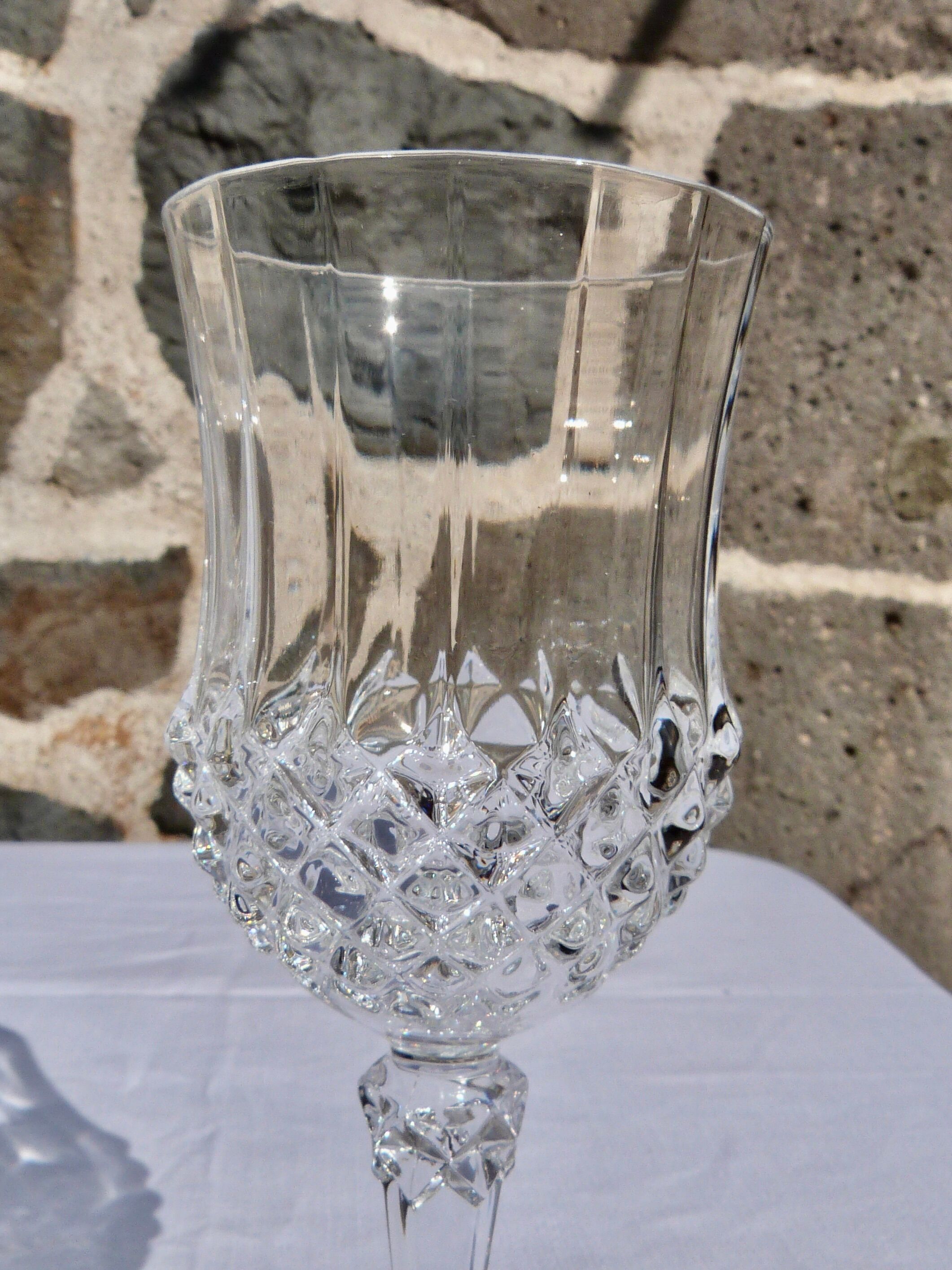 Set de 8 verres en verre sculpté