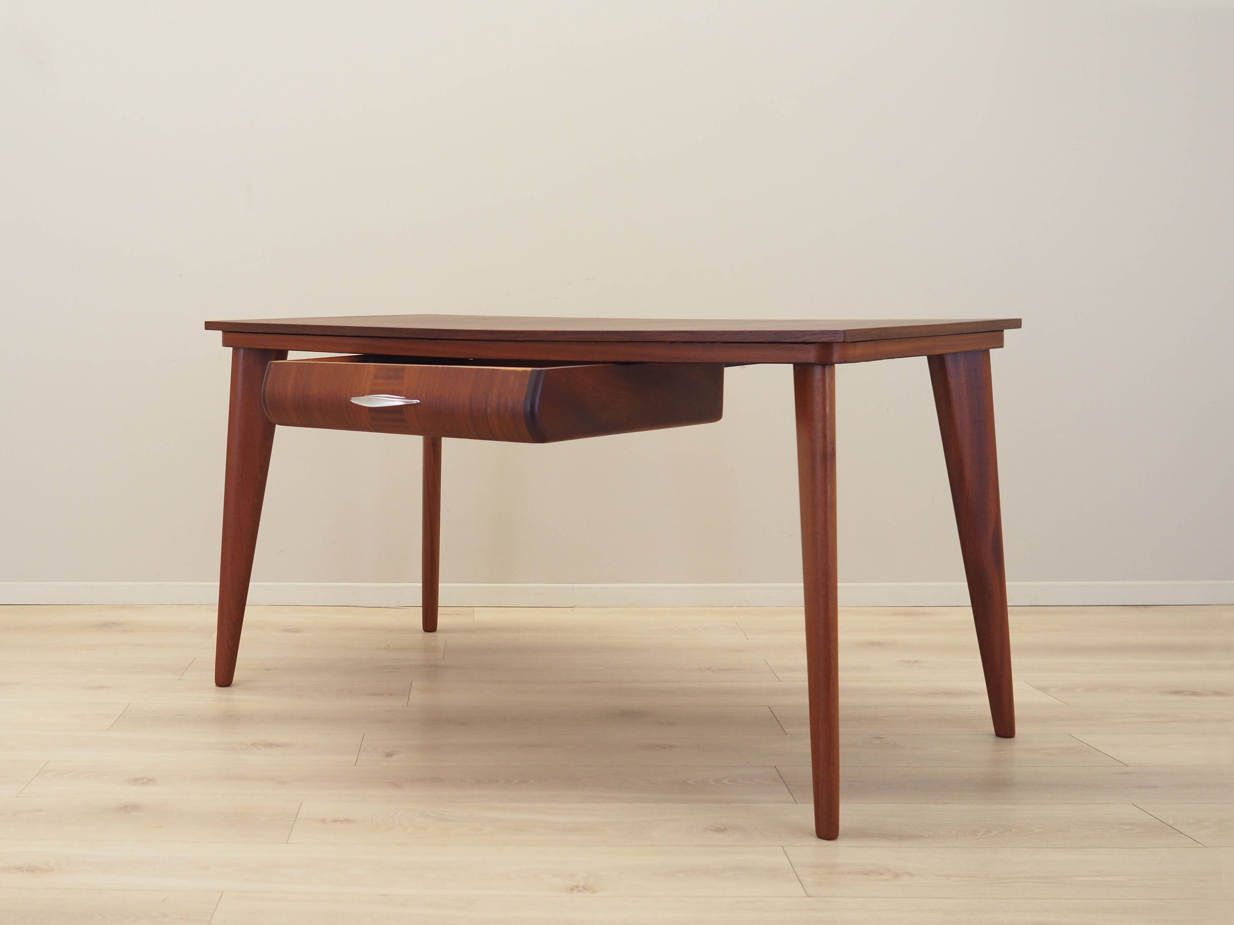 Oak desk, Italian design, 1970s, production: Italy