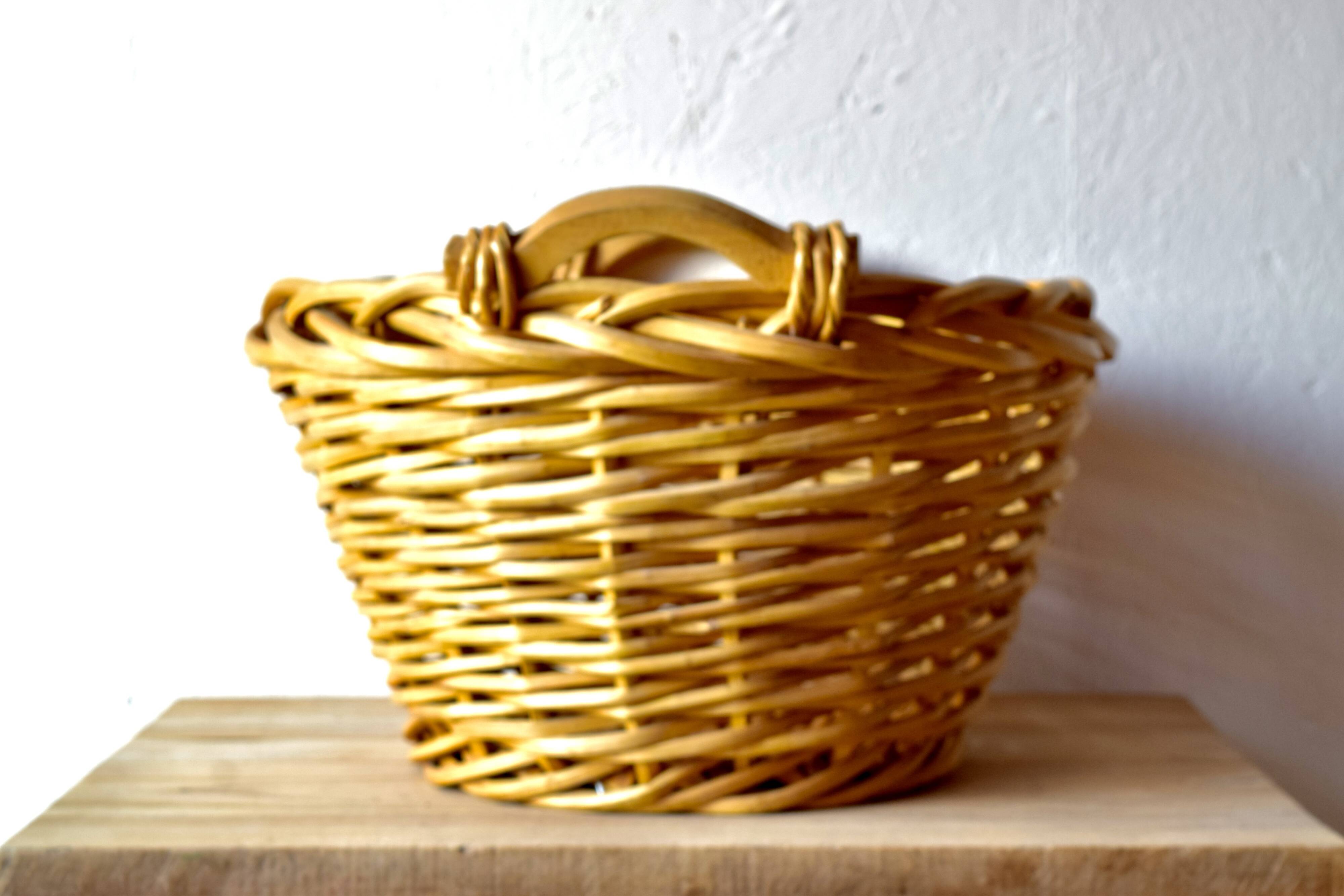 Large wicker basket - Woven wooden awning