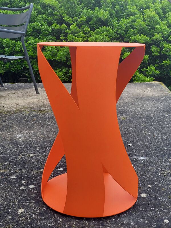 Tabouret Tam Jan, Isis WM